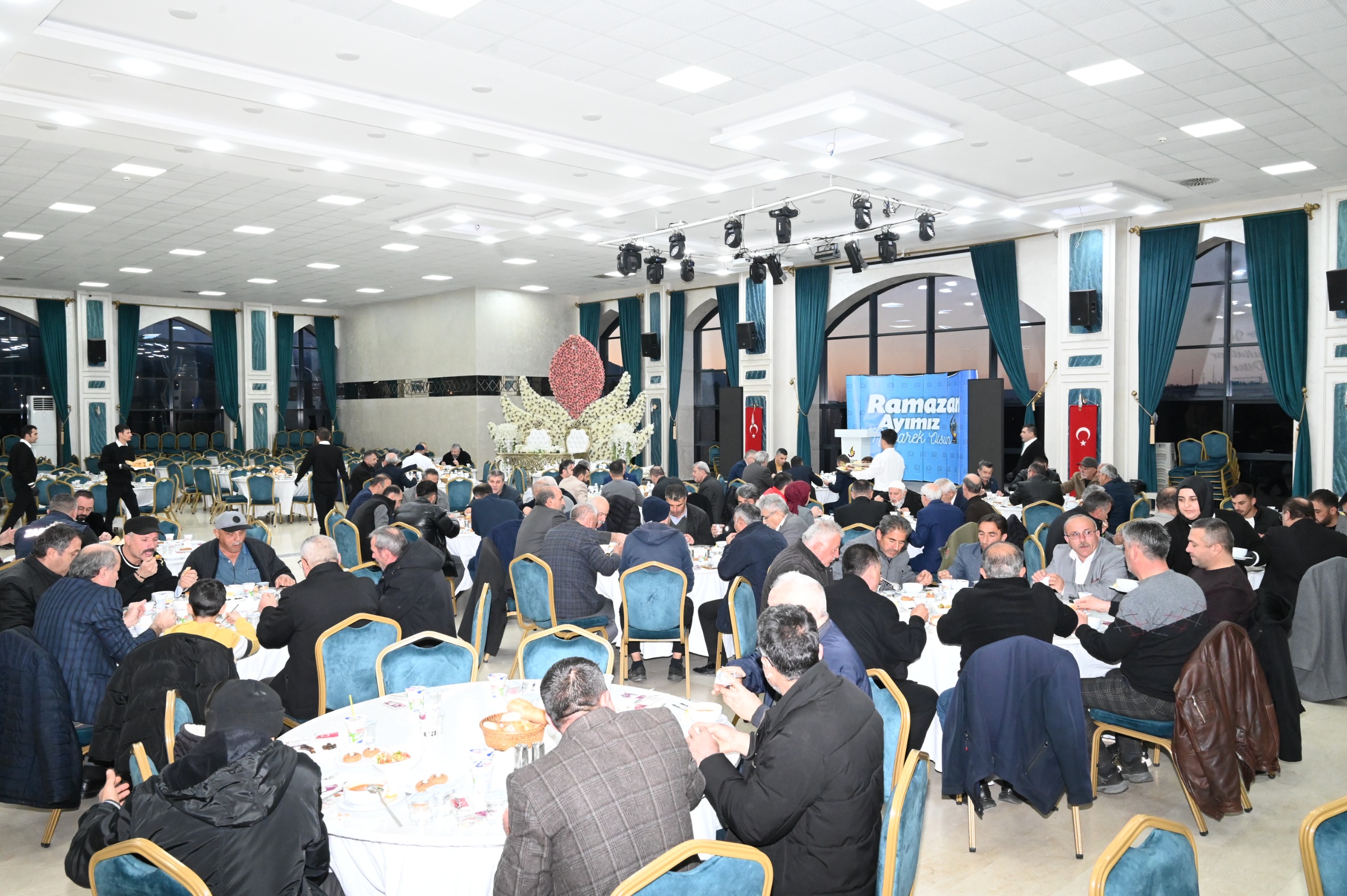 BAŞKAN USTAOĞLU , STK BAŞKANLARI VE MUHTARLARLA BULUŞTU  - Görsel 3