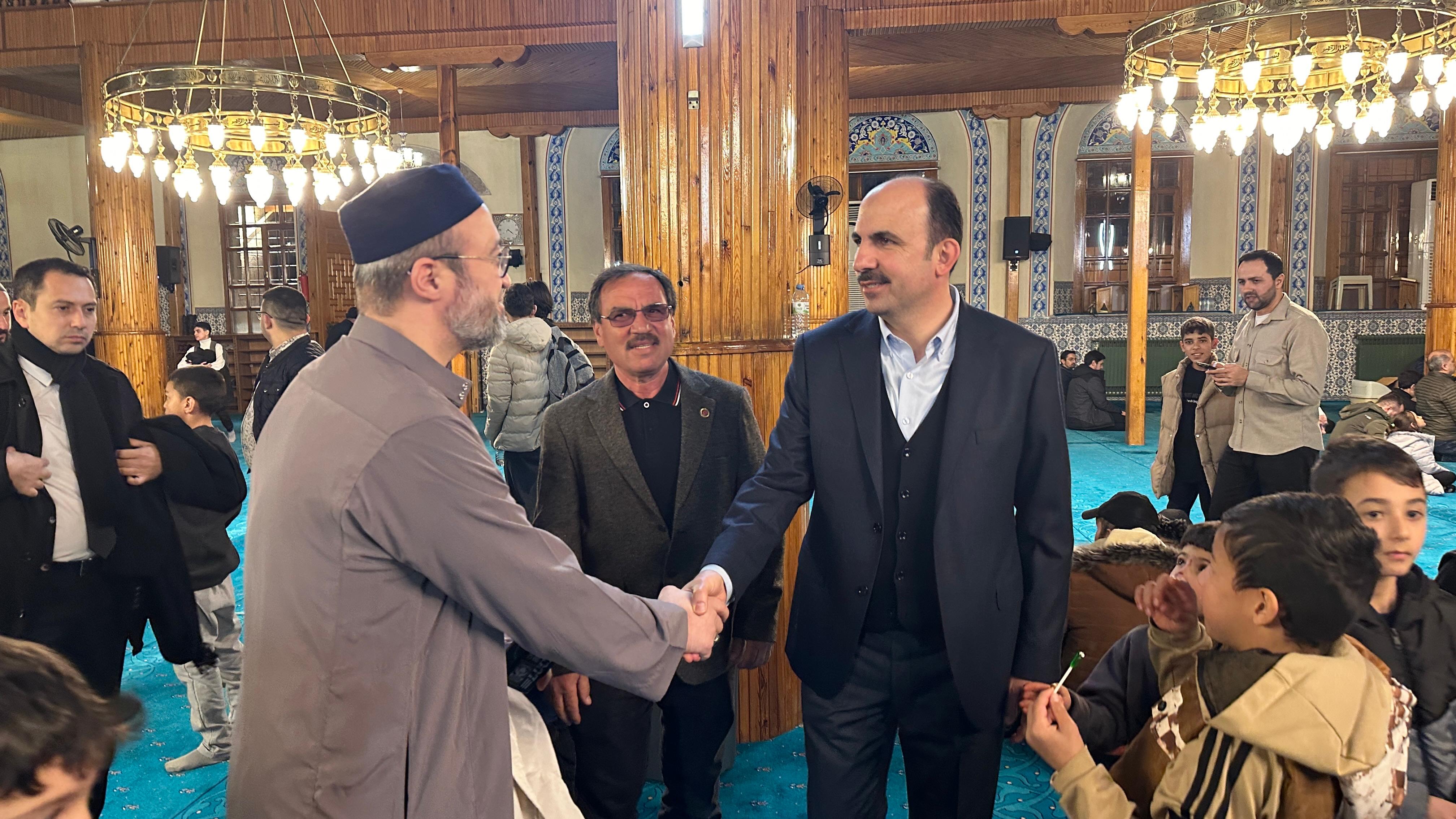 BAŞKAN ALTAY KAPI CAMİİ’NDE GELENEK OLARAK SÜRDÜRÜLEN “ÜMMET İFTARI”NIN BEREKETİNE ORTAK OLDU - Görsel 7