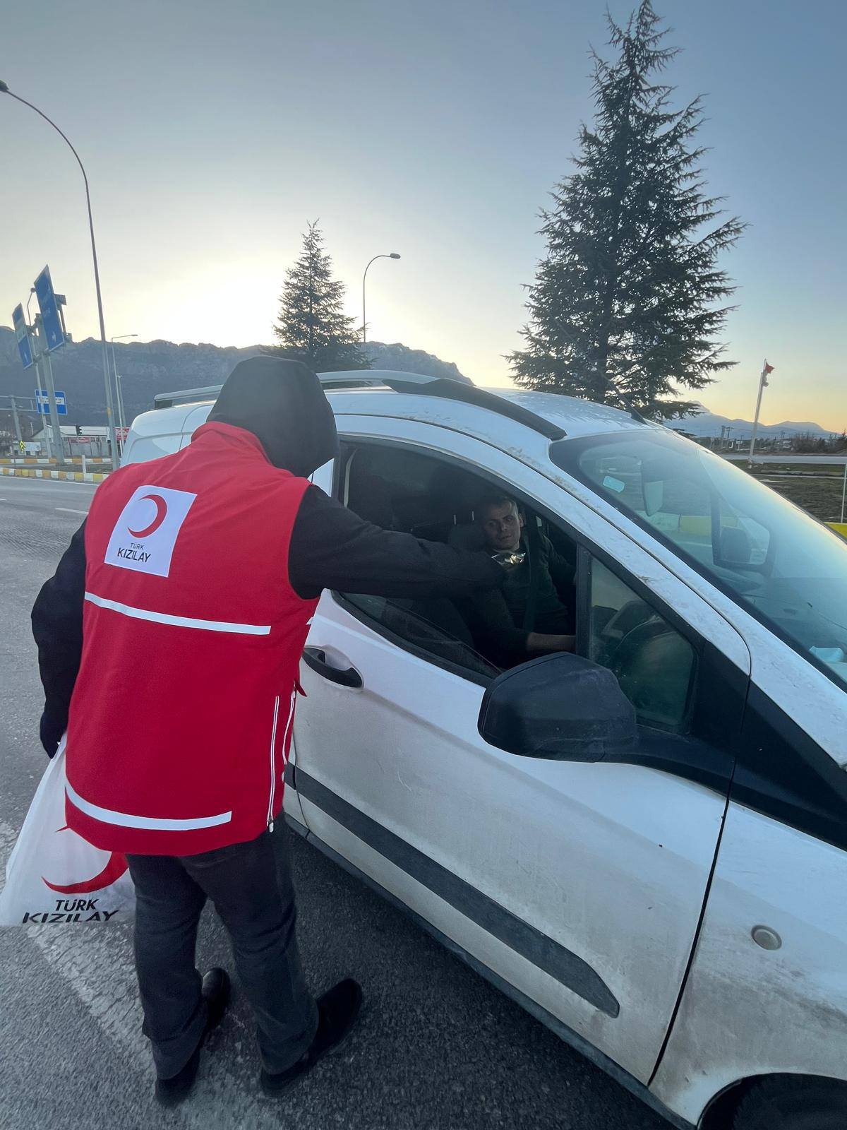 Seydişehir'de Sürücülere Yolda İftar Sürprizi - Görsel 8