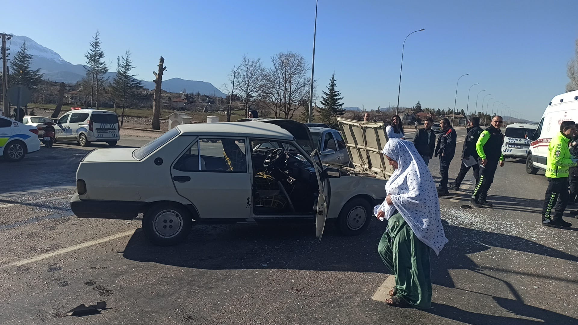 Seydişehir'de İki Otomobil Çarpıştı: 2 Yaralı - Görsel 3