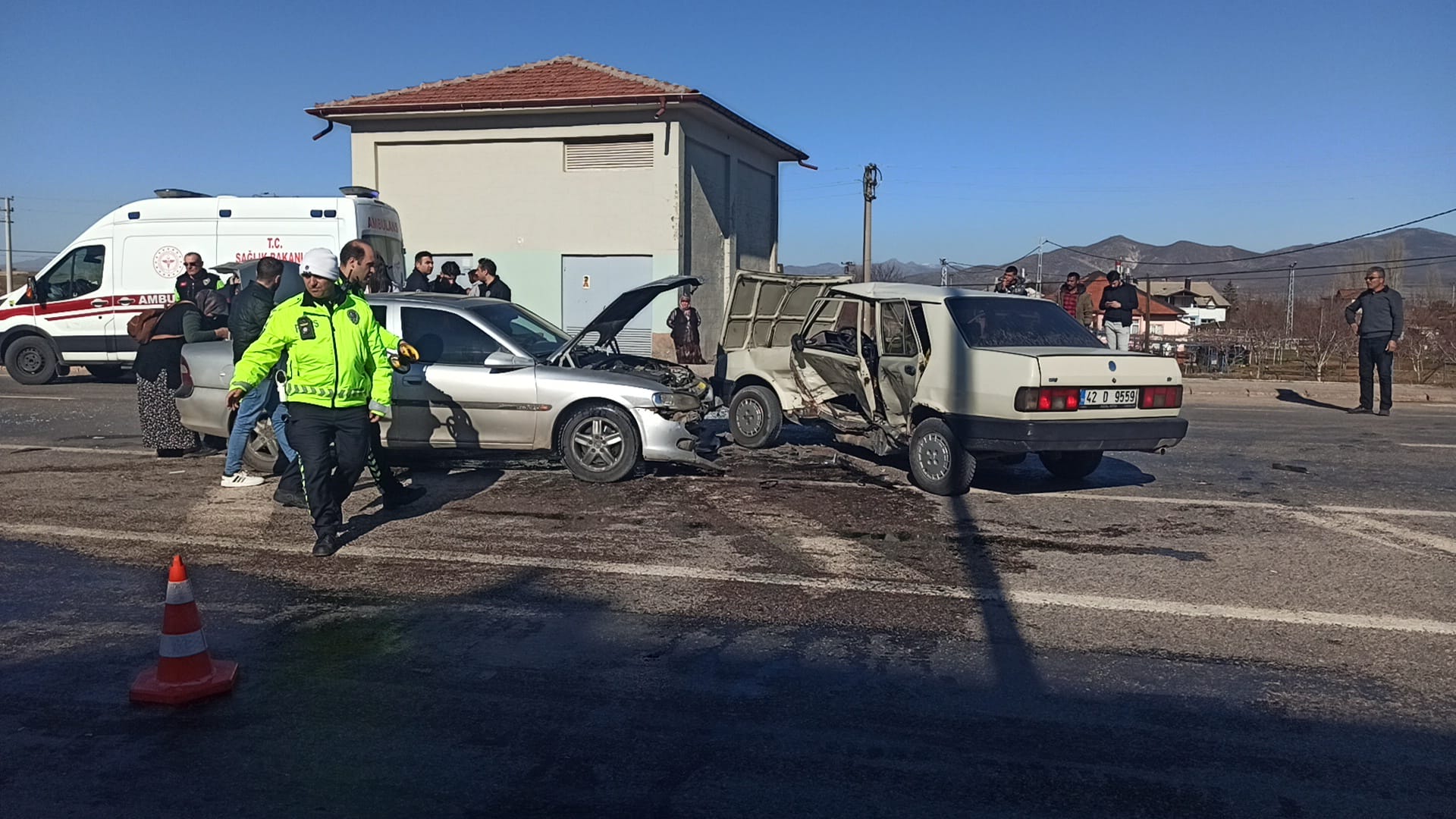 Seydişehir'de İki Otomobil Çarpıştı: 2 Yaralı - Görsel 5