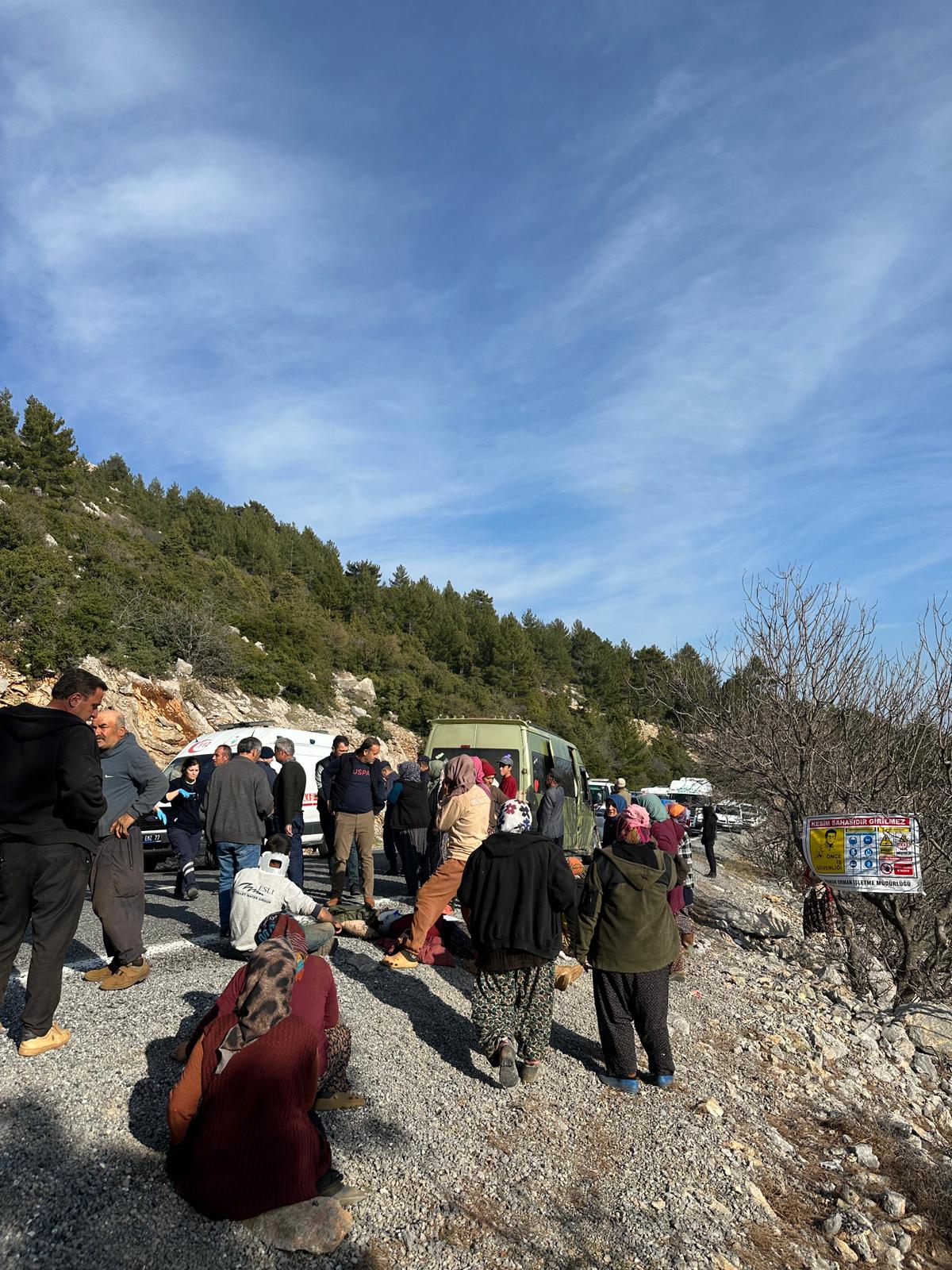 Mersin'de işçi servisi, uçurumdan yuvarlandı; 3 ölü, 11 yaralı - Görsel 3