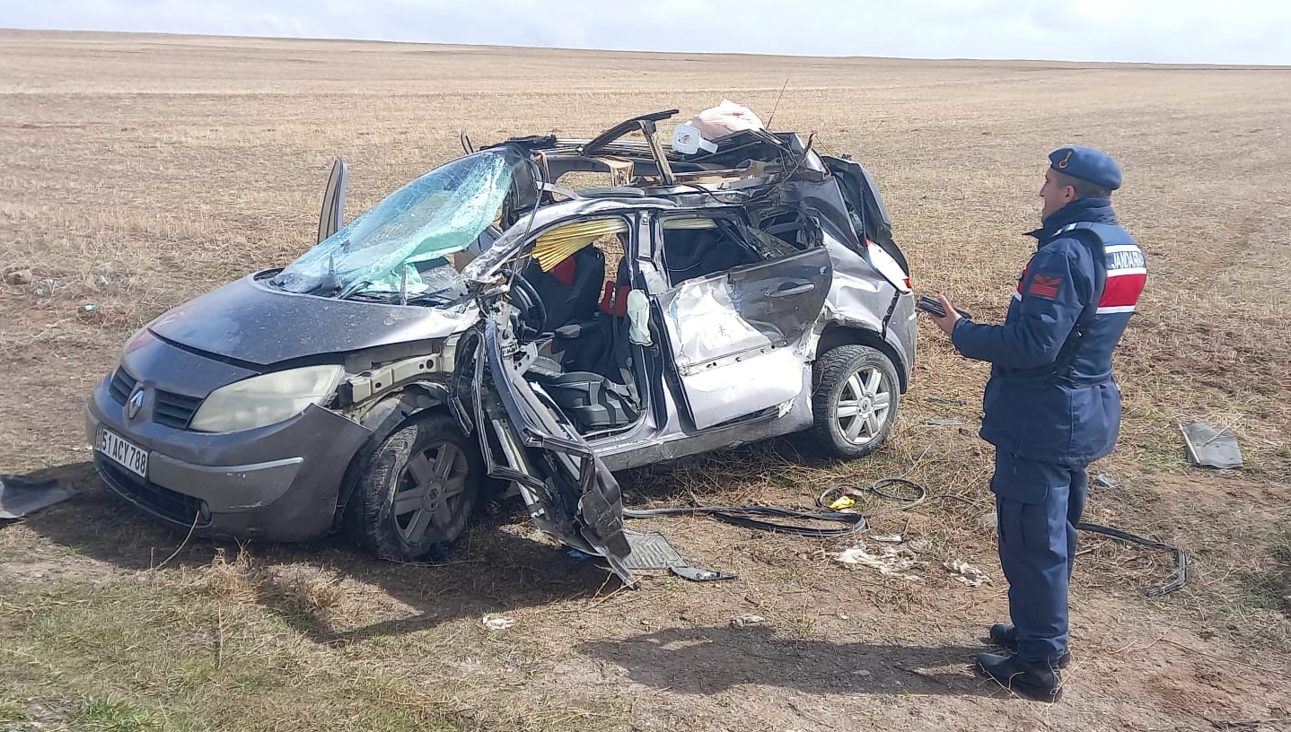 Aksaray - Babasından izinsiz alıp, kuzenleriyle gezintiye çıktığı otomobil TIR’a çarptı: 1 ölü, 3 yaralı - Görsel 1