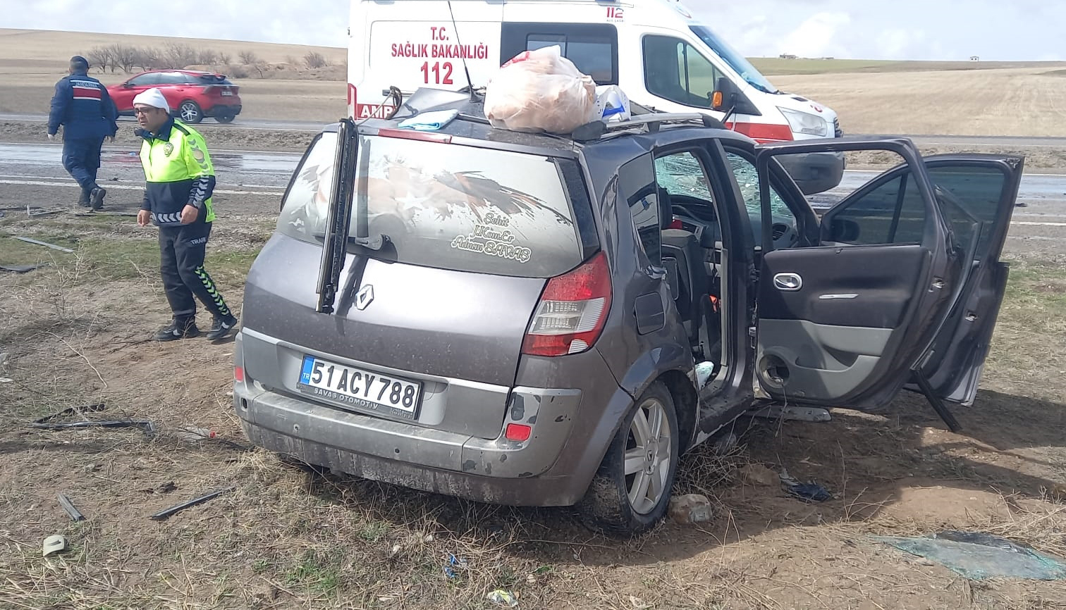 Aksaray - Babasından izinsiz alıp, kuzenleriyle gezintiye çıktığı otomobil TIR’a çarptı: 1 ölü, 3 yaralı - Görsel 3