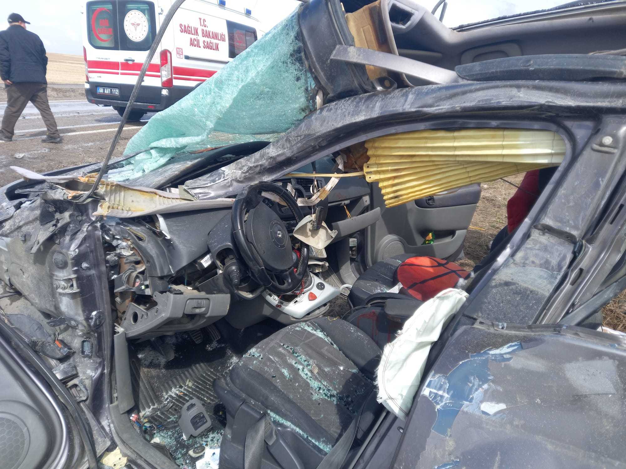 Aksaray - Babasından izinsiz alıp, kuzenleriyle gezintiye çıktığı otomobil TIR’a çarptı: 1 ölü, 3 yaralı - Görsel 5