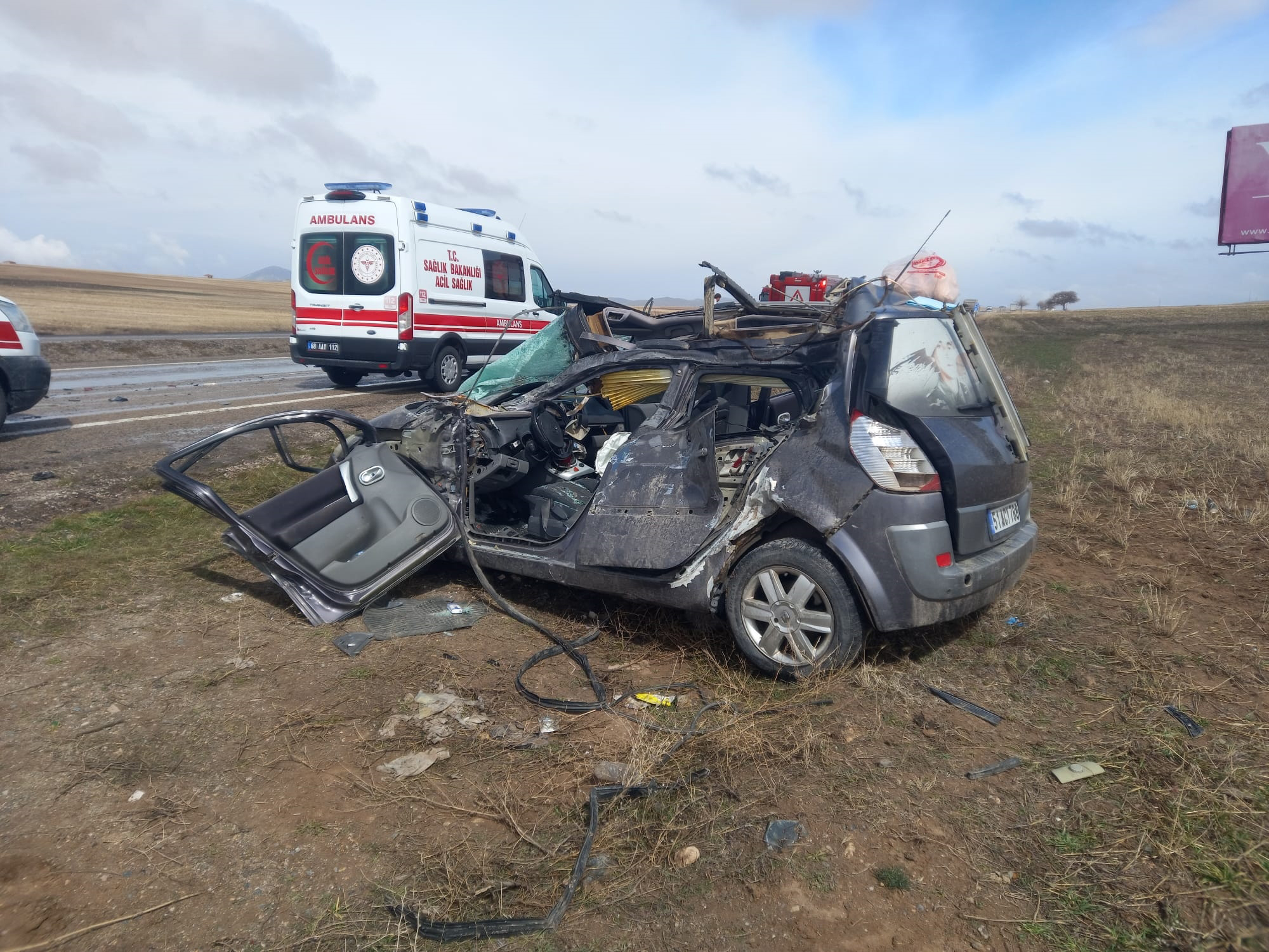 Aksaray - Babasından izinsiz alıp, kuzenleriyle gezintiye çıktığı otomobil TIR’a çarptı: 1 ölü, 3 yaralı - Görsel 8