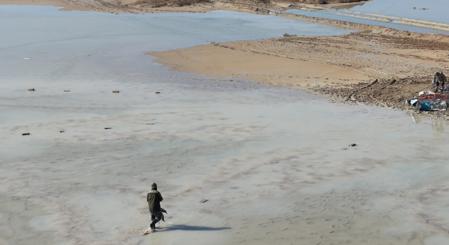 Kaçak avcılar doğa koruma ekiplerine ateş açtı, o anlar dron kamerasında(ÖZEL HABER) - Görsel 2