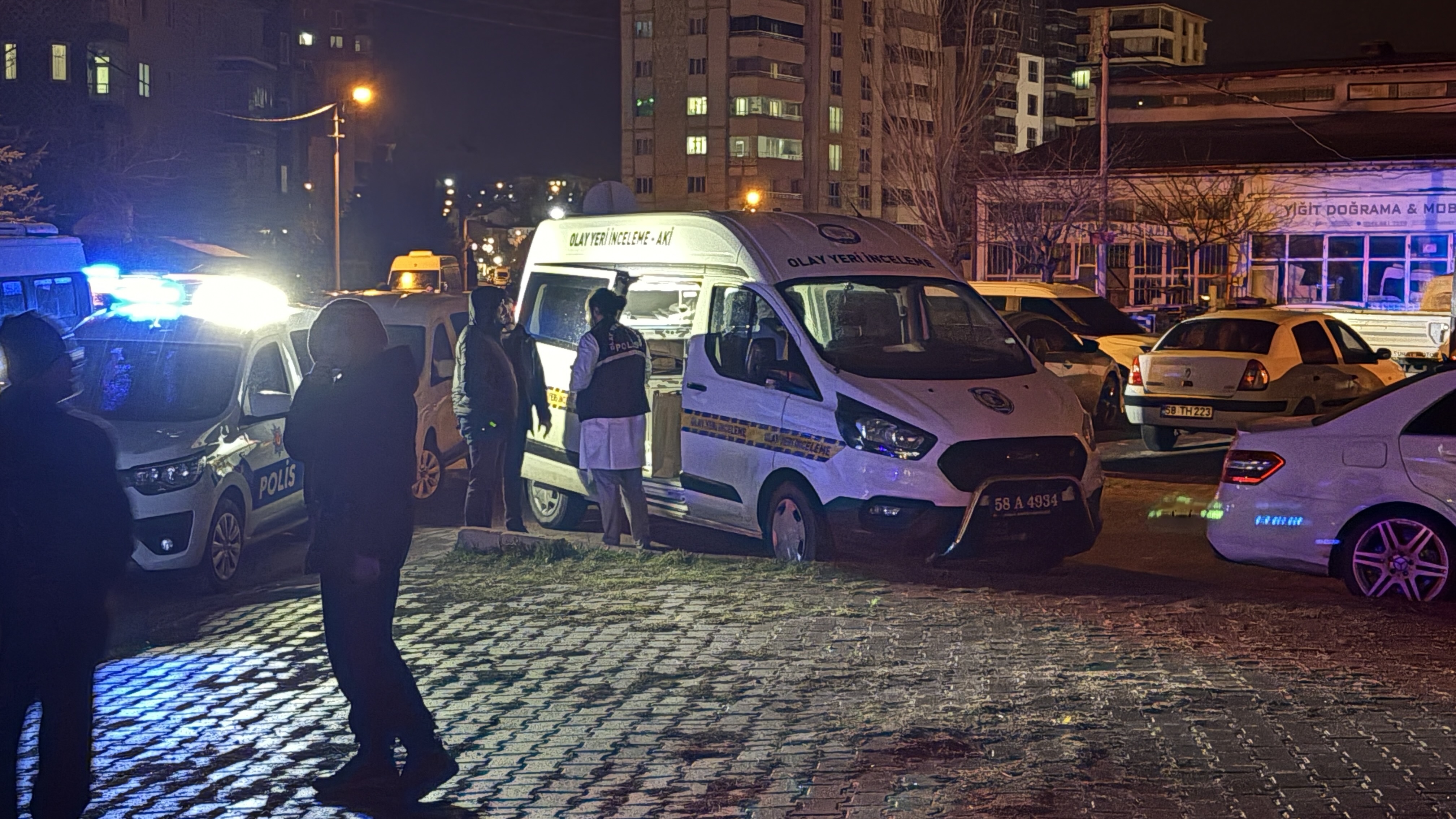 Baba ve ağabeyini tabancayla öldürdü, babaannesini yaraladı - Görsel 6