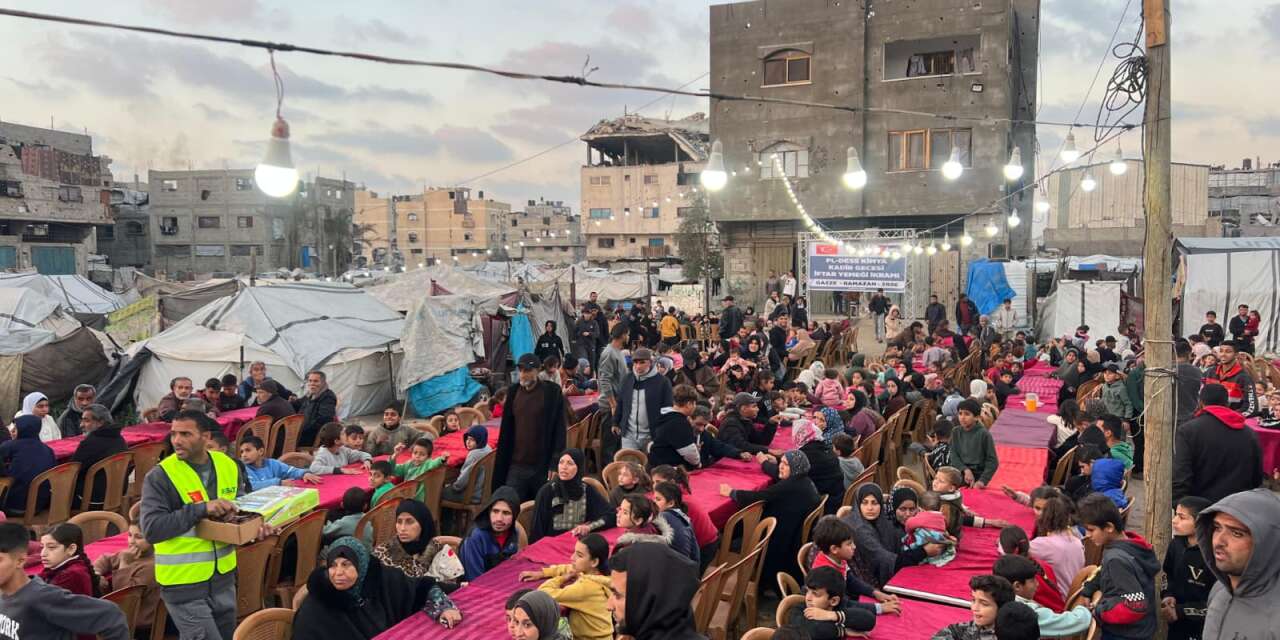 Konya Ribat, Gazze’de 50 bin kişilik iftar verdi - Görsel 4