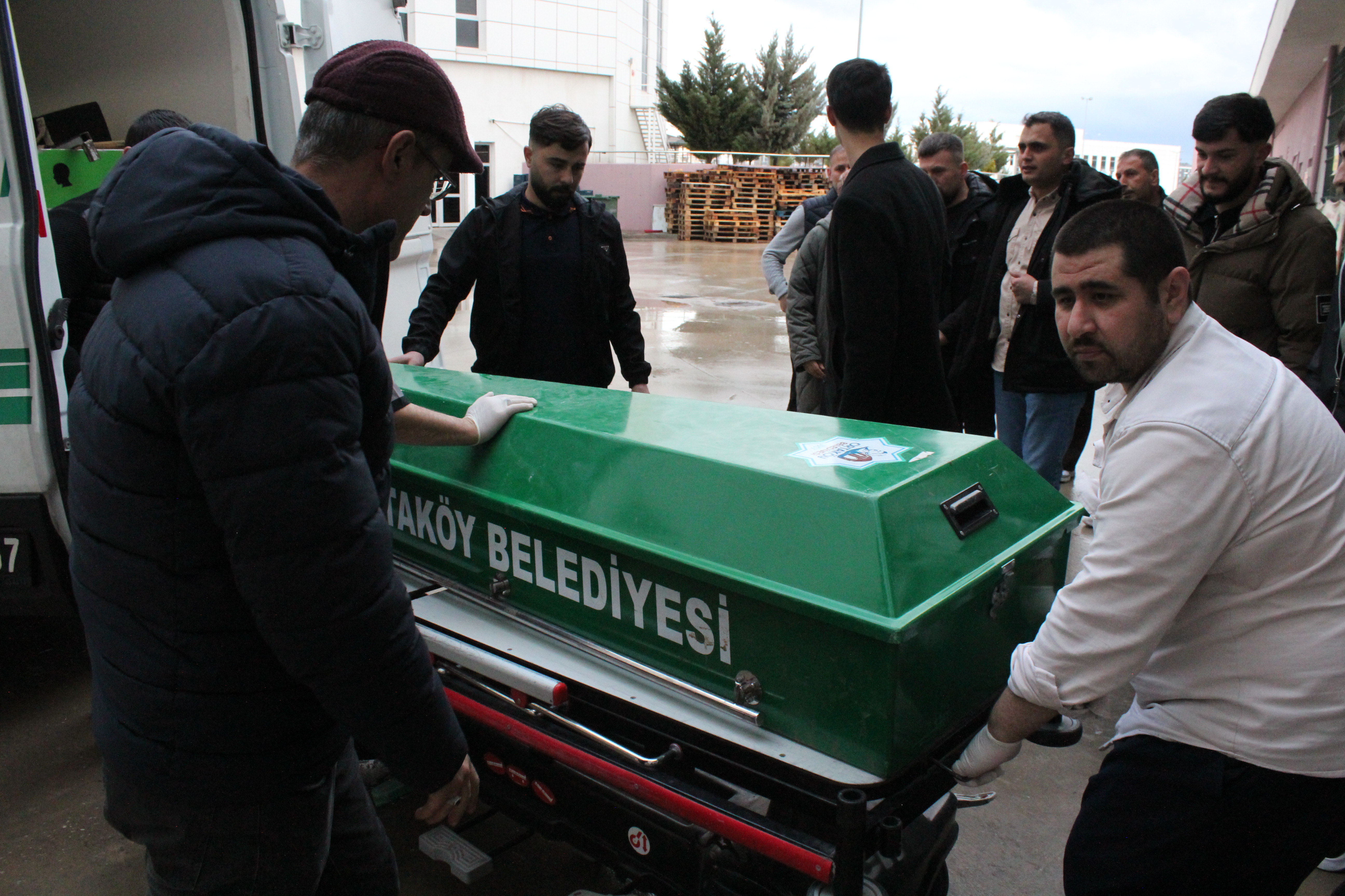 Aksaray - Boşanma aşamasındaki eşini anne ve babasının mezarı başında öldürüp, baldızını yaraladı - Görsel 7
