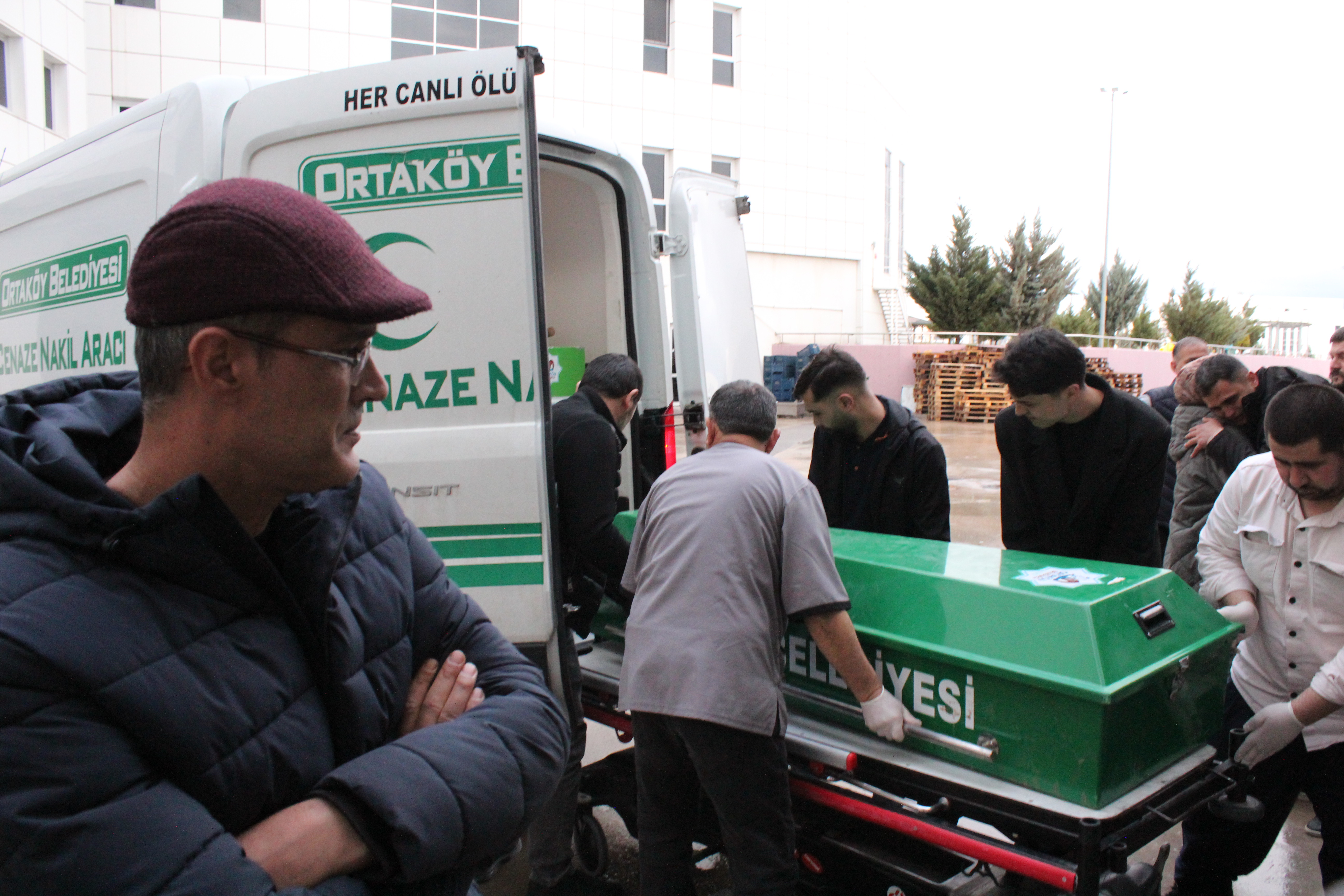 Aksaray - Boşanma aşamasındaki eşini anne ve babasının mezarı başında öldürüp, baldızını yaraladı - Görsel 10