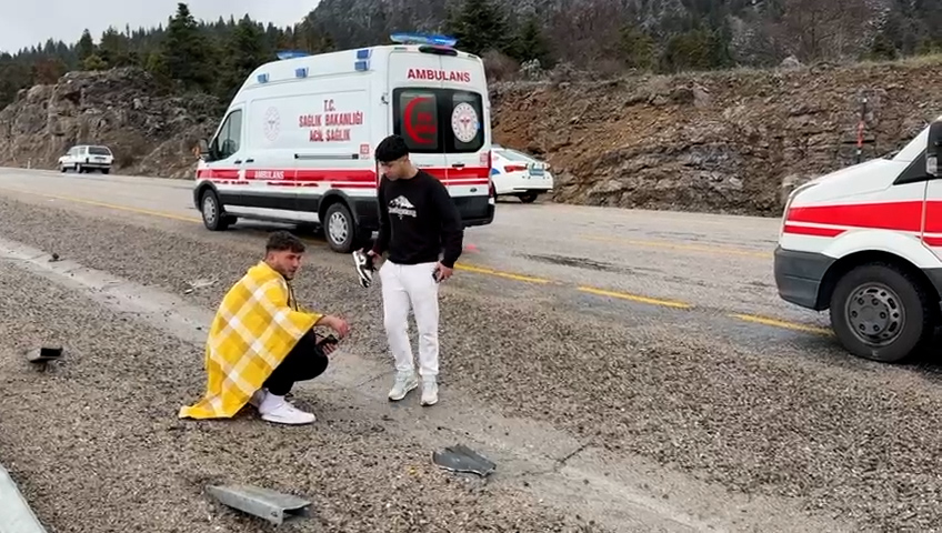 Seydişehir -Antalya kara yolunda yolcu otobüsü devrildi; 3'ü ağır, 20 yaralı - Görsel 2