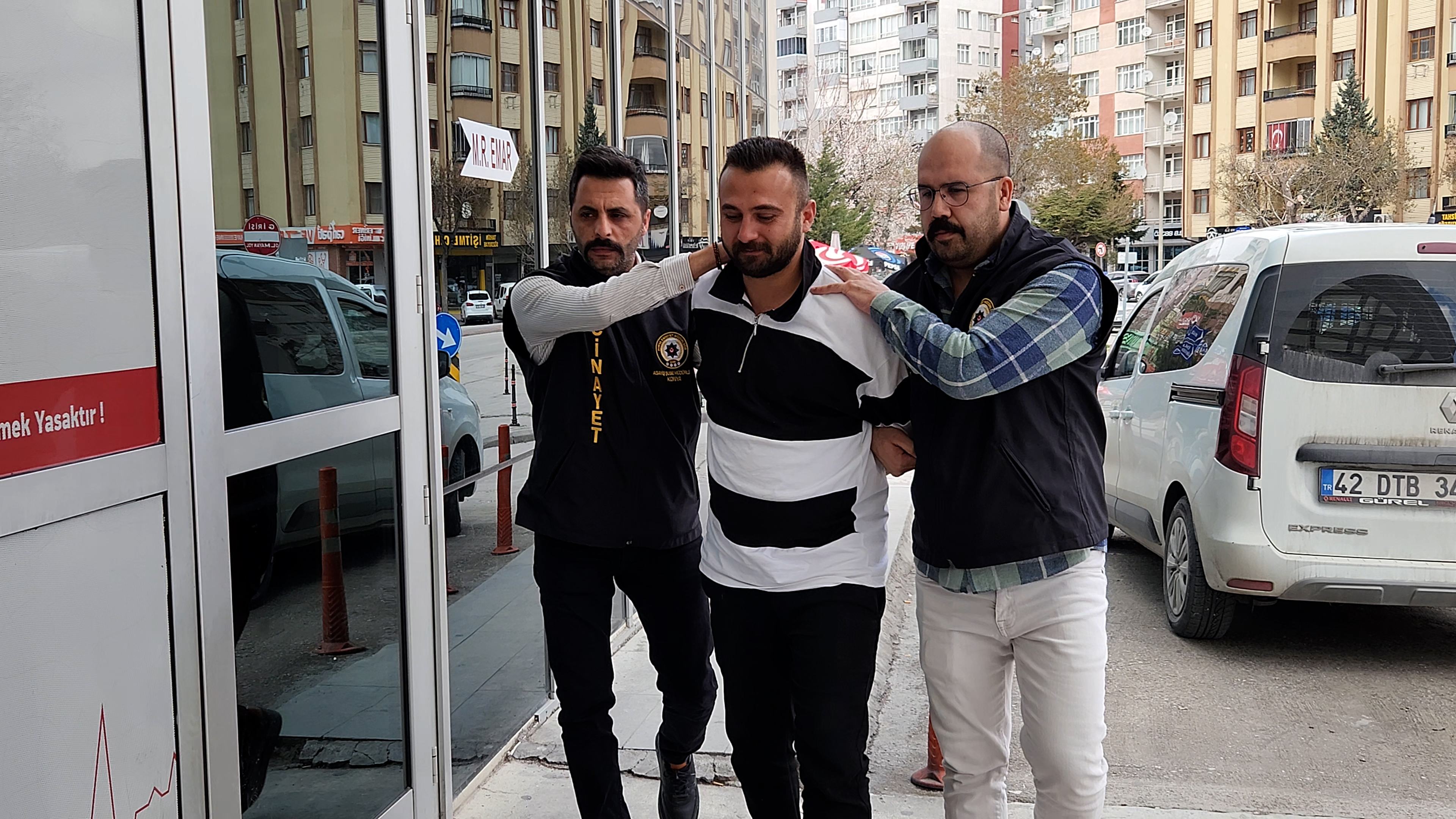 Konya- Babasını boğdu, cesediyle aynı evde kaldı - Görsel 2