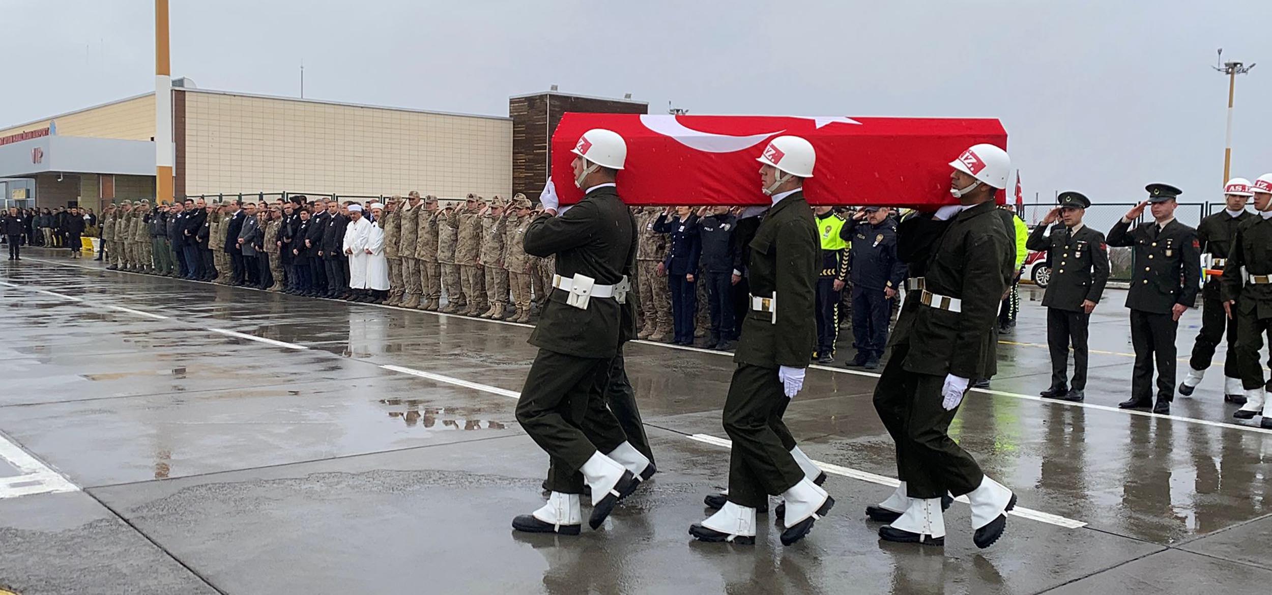 Şehit Uzman Çavuş Selman Akarsel İçin Iğdır’da Tören: Naaşı Konya’ya Gönderildi - Görsel 1