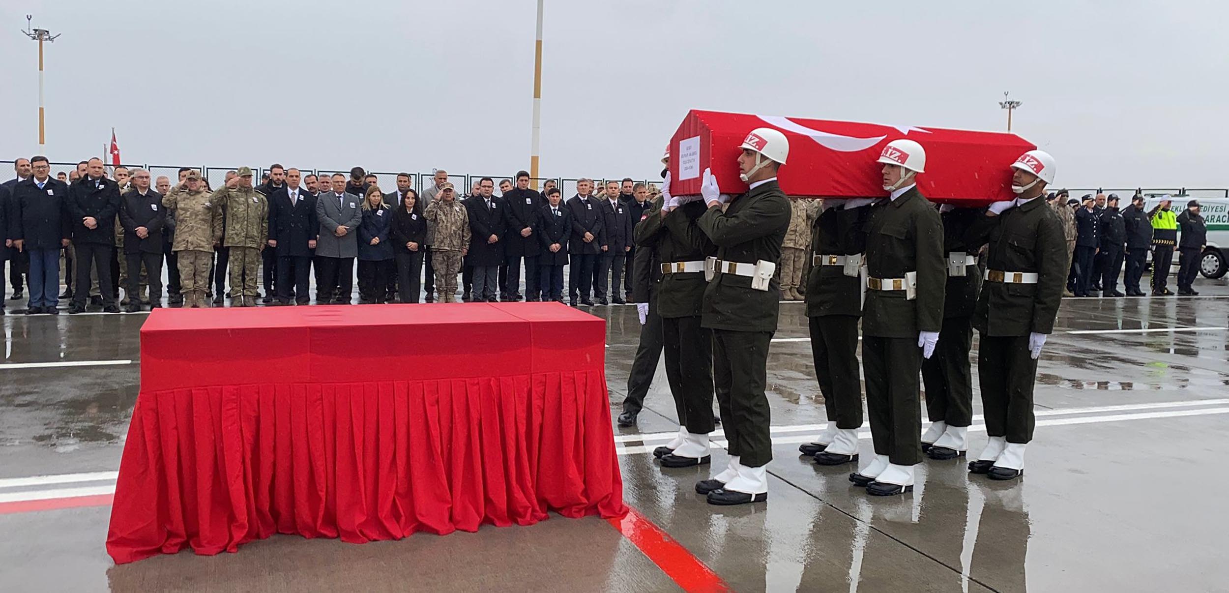 Şehit Uzman Çavuş Selman Akarsel İçin Iğdır’da Tören: Naaşı Konya’ya Gönderildi - Görsel 2