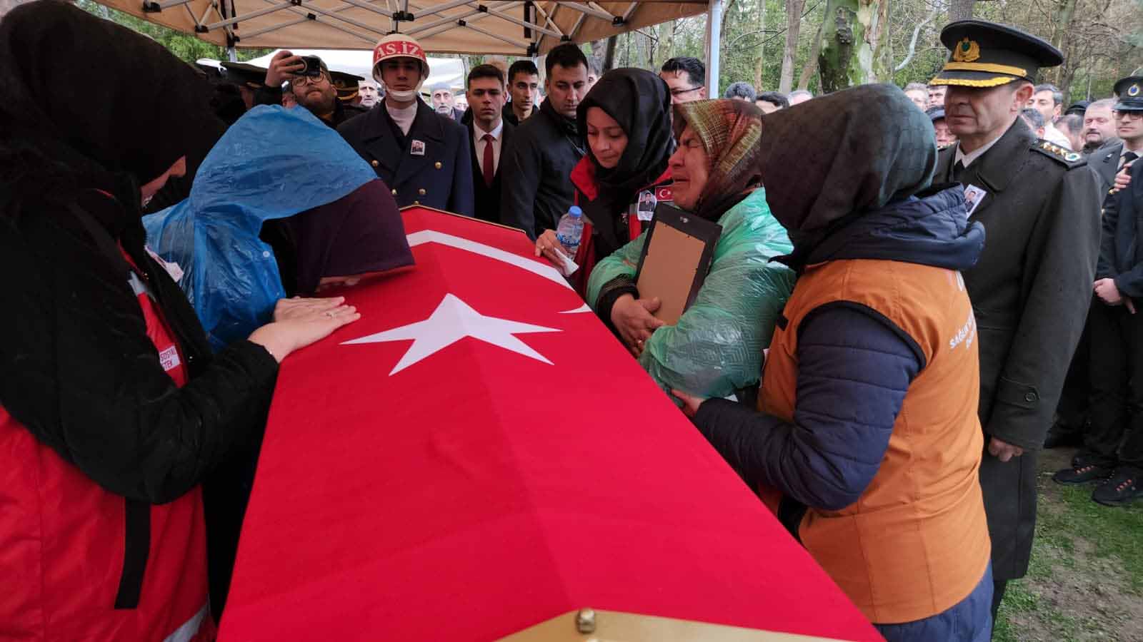 Kaza şehidi uzman çavuş, memleketi Konya’da toprağa verildi - Görsel 2