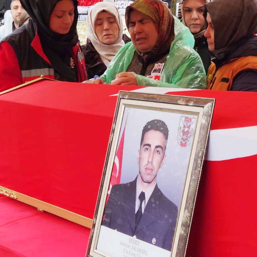 Kaza şehidi uzman çavuş, memleketi Konya’da toprağa verildi - Görsel 5