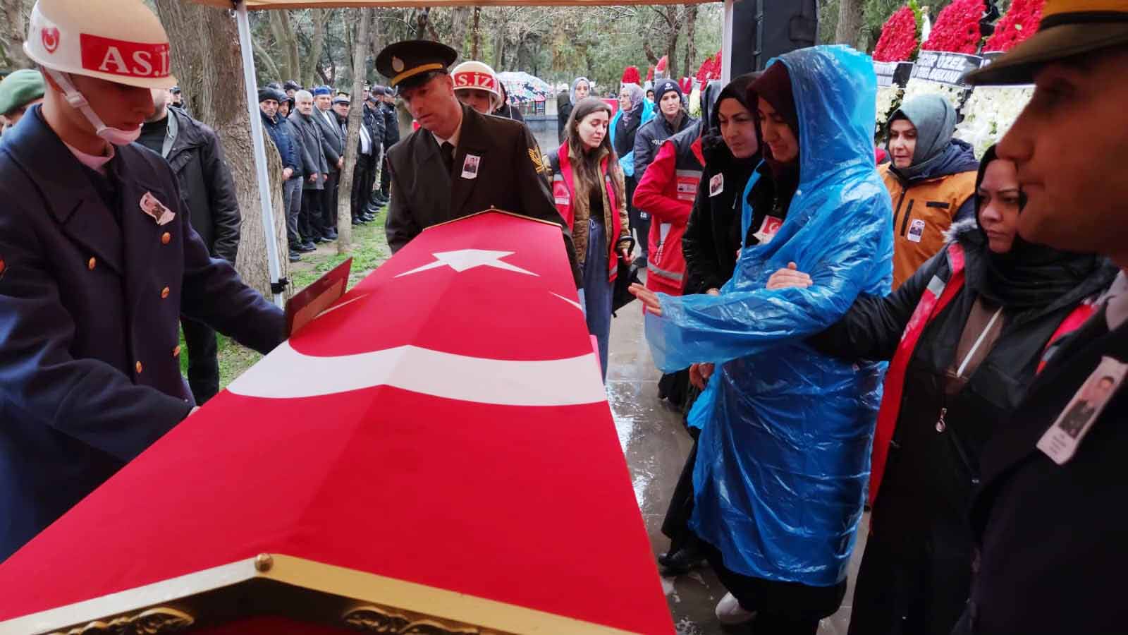 Kaza şehidi uzman çavuş, memleketi Konya’da toprağa verildi - Görsel 6