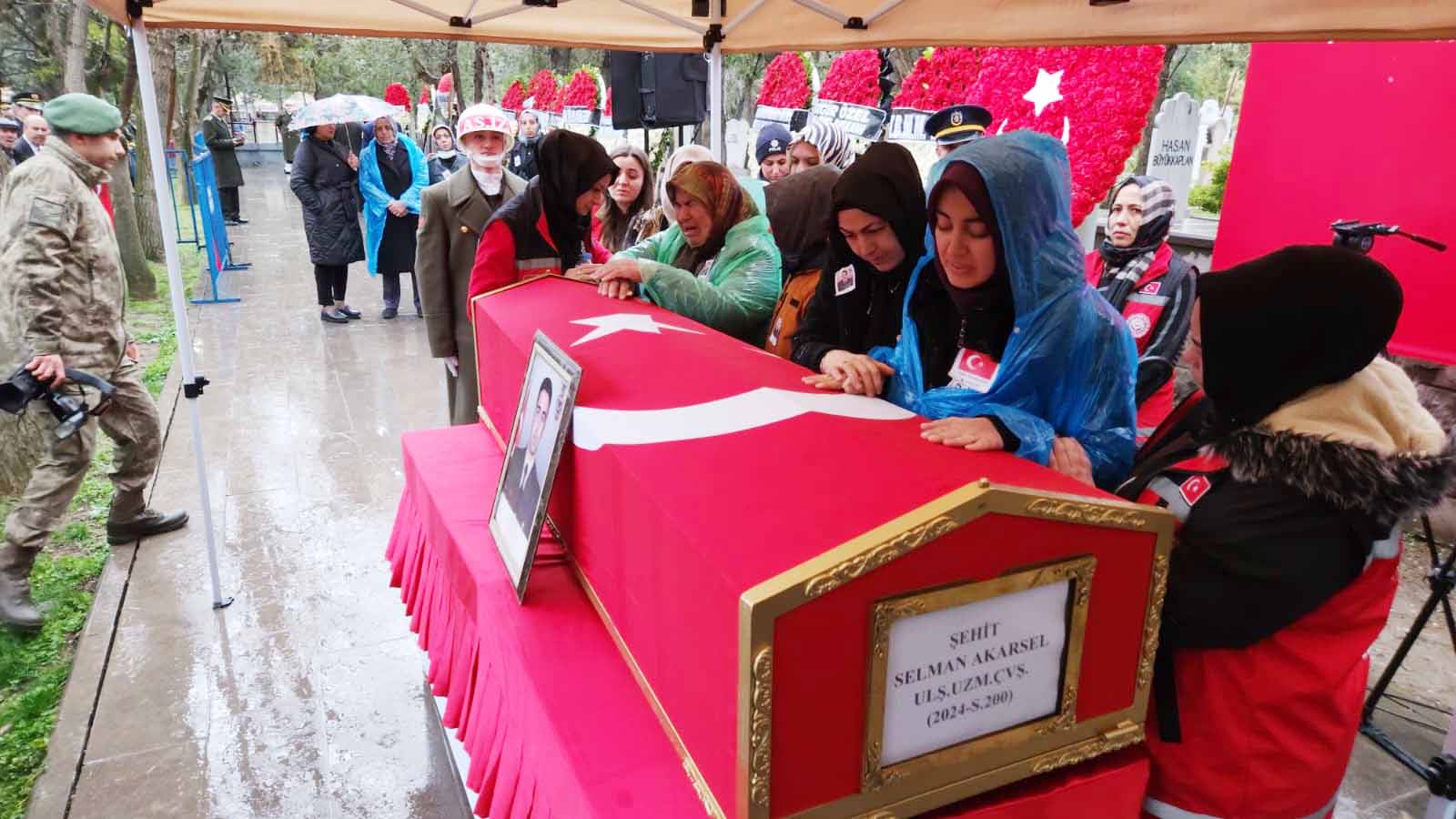 Kaza şehidi uzman çavuş, memleketi Konya’da toprağa verildi - Görsel 8