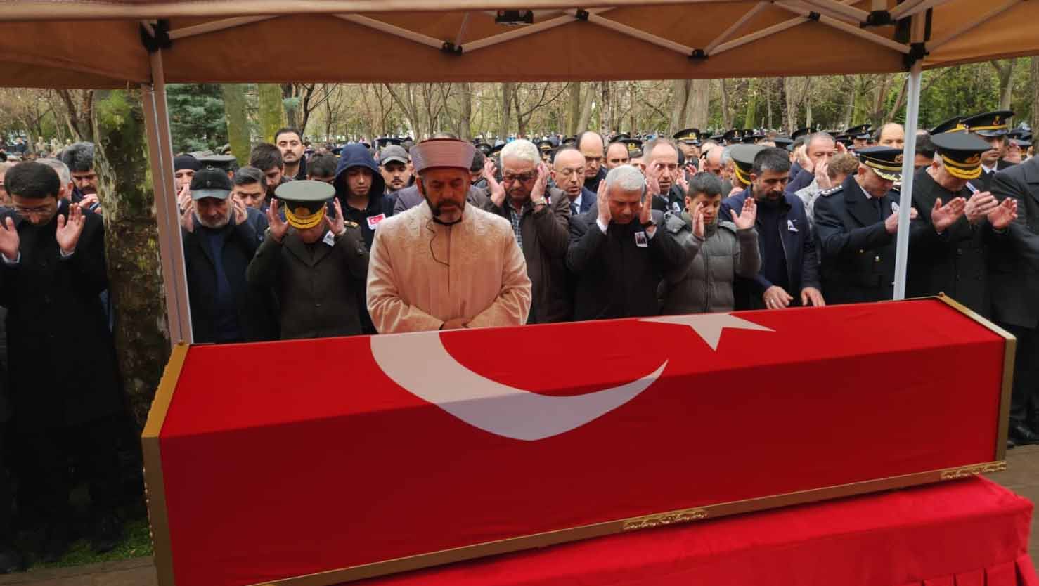 Kaza şehidi uzman çavuş, memleketi Konya’da toprağa verildi - Görsel 12