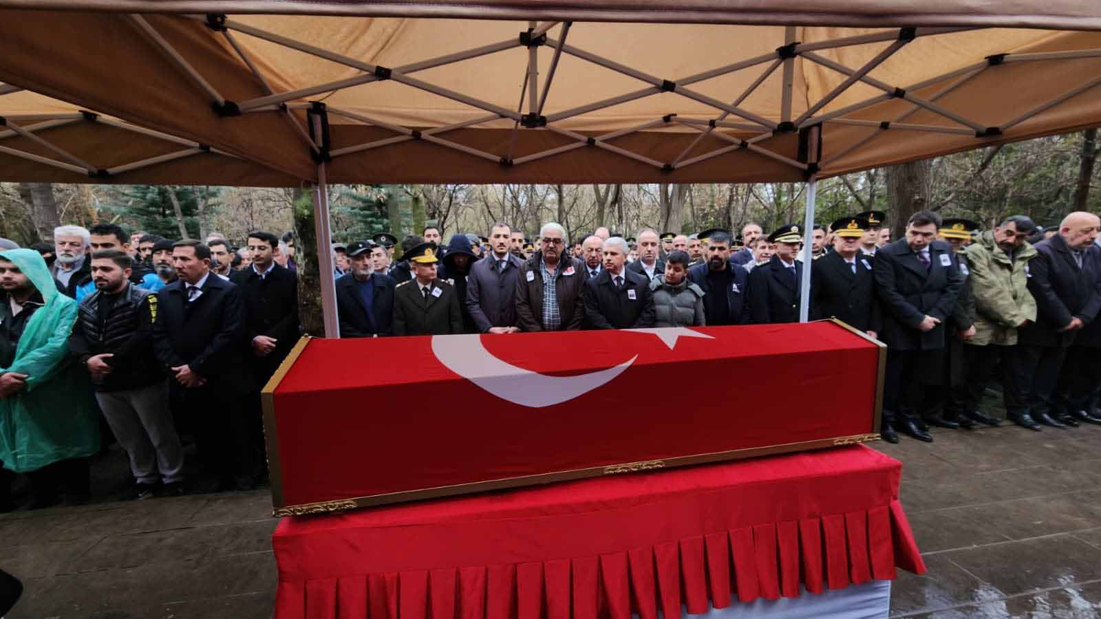 Kaza şehidi uzman çavuş, memleketi Konya’da toprağa verildi - Görsel 15