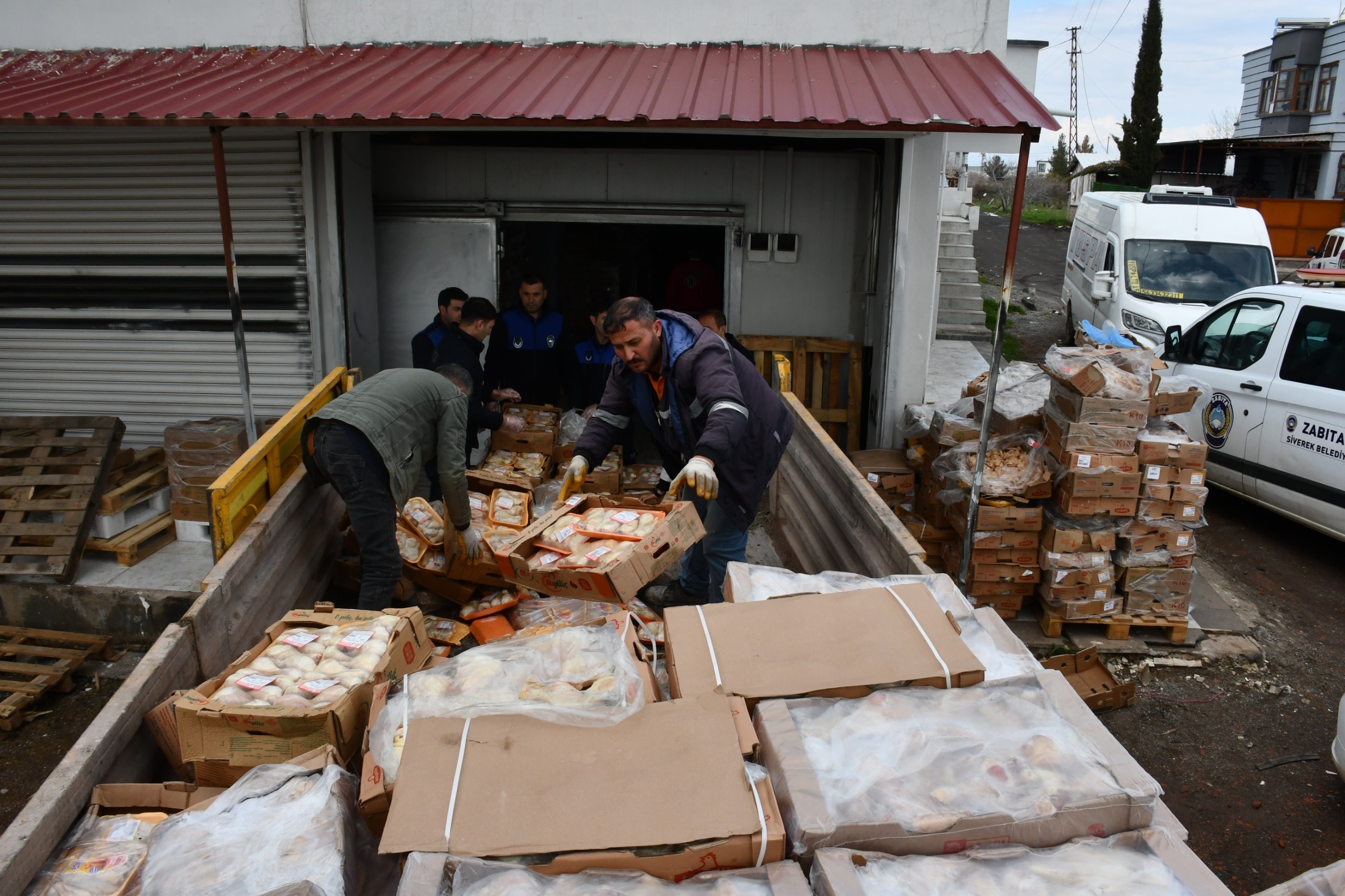 Şanlıurfa’da 50 ton bozuk tavuk eti ele geçirildi - Görsel 6