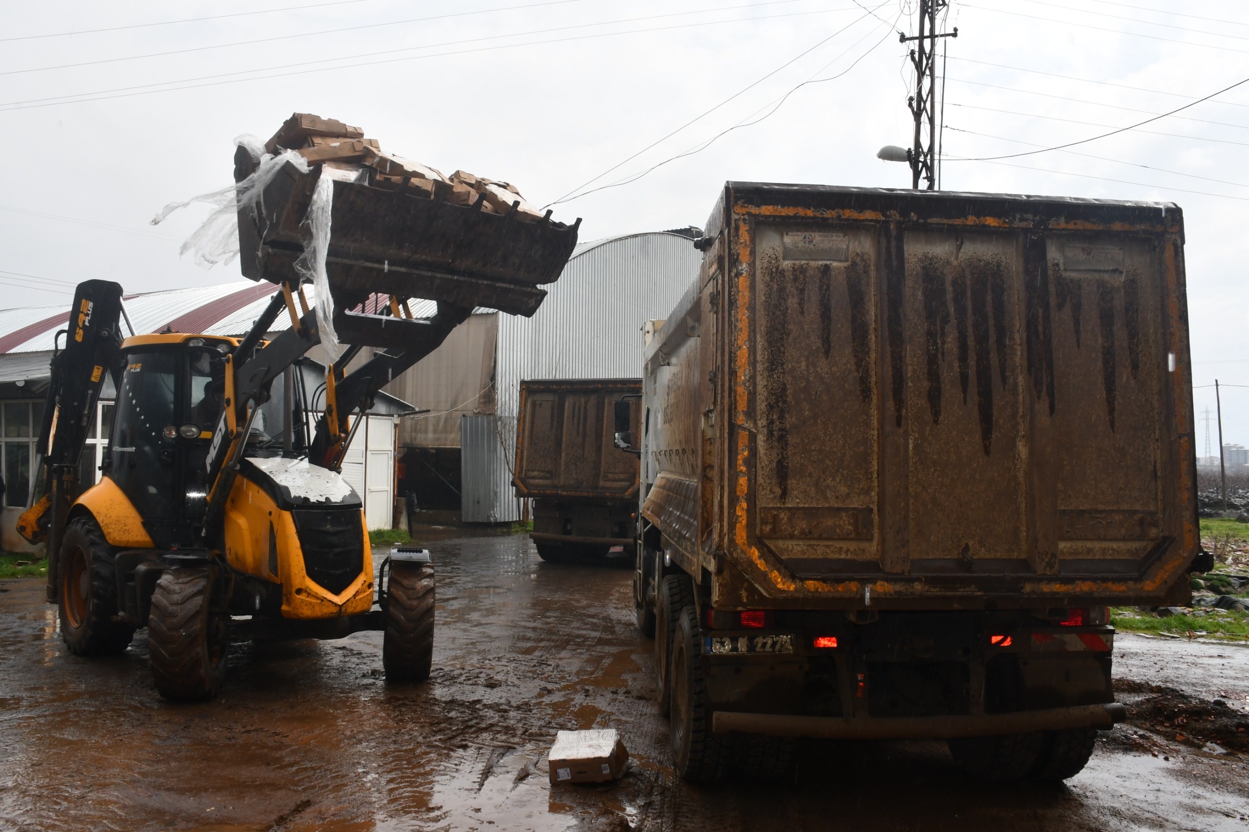 Şanlıurfa’da 50 ton bozuk tavuk eti ele geçirildi - Görsel 8