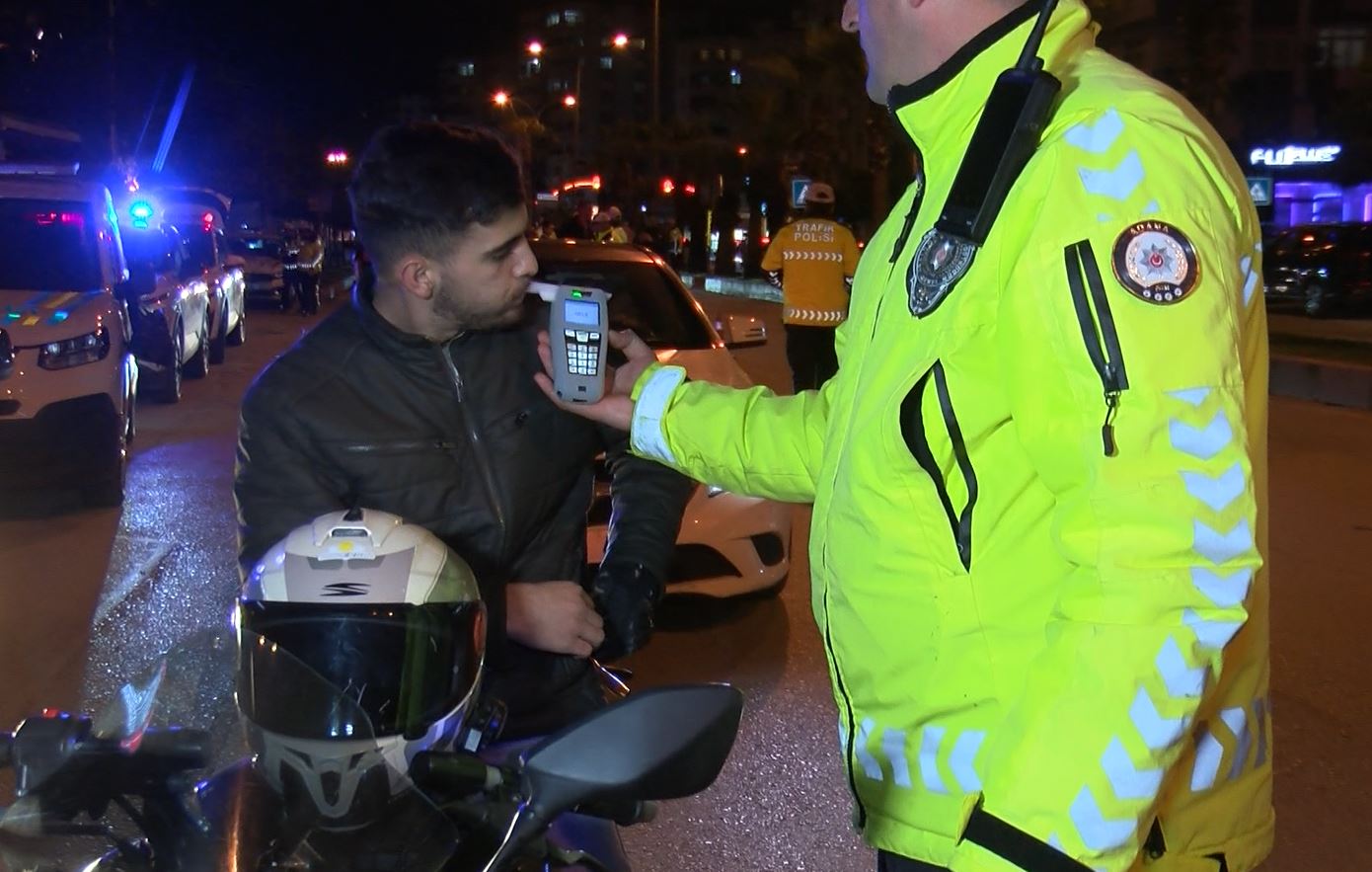 Trafik denetiminde ehliyeti iptal edildi, 'Beni çekmeyin, avukatım' dedi - Görsel 4