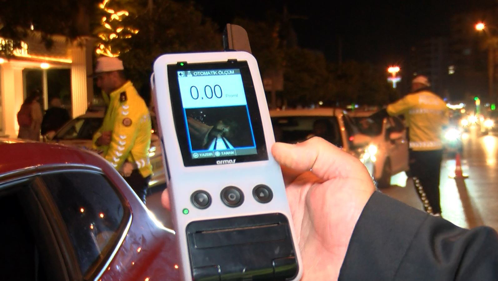 Trafik denetiminde ehliyeti iptal edildi, 'Beni çekmeyin, avukatım' dedi - Görsel 7