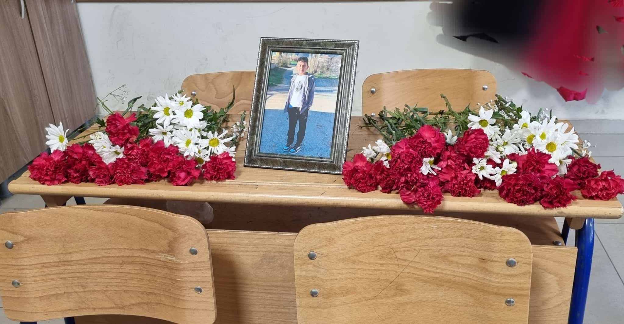 Kazada ölen Bülent Umut'u arkadaşları, sırasına çiçek bırakıp andı - Görsel 1