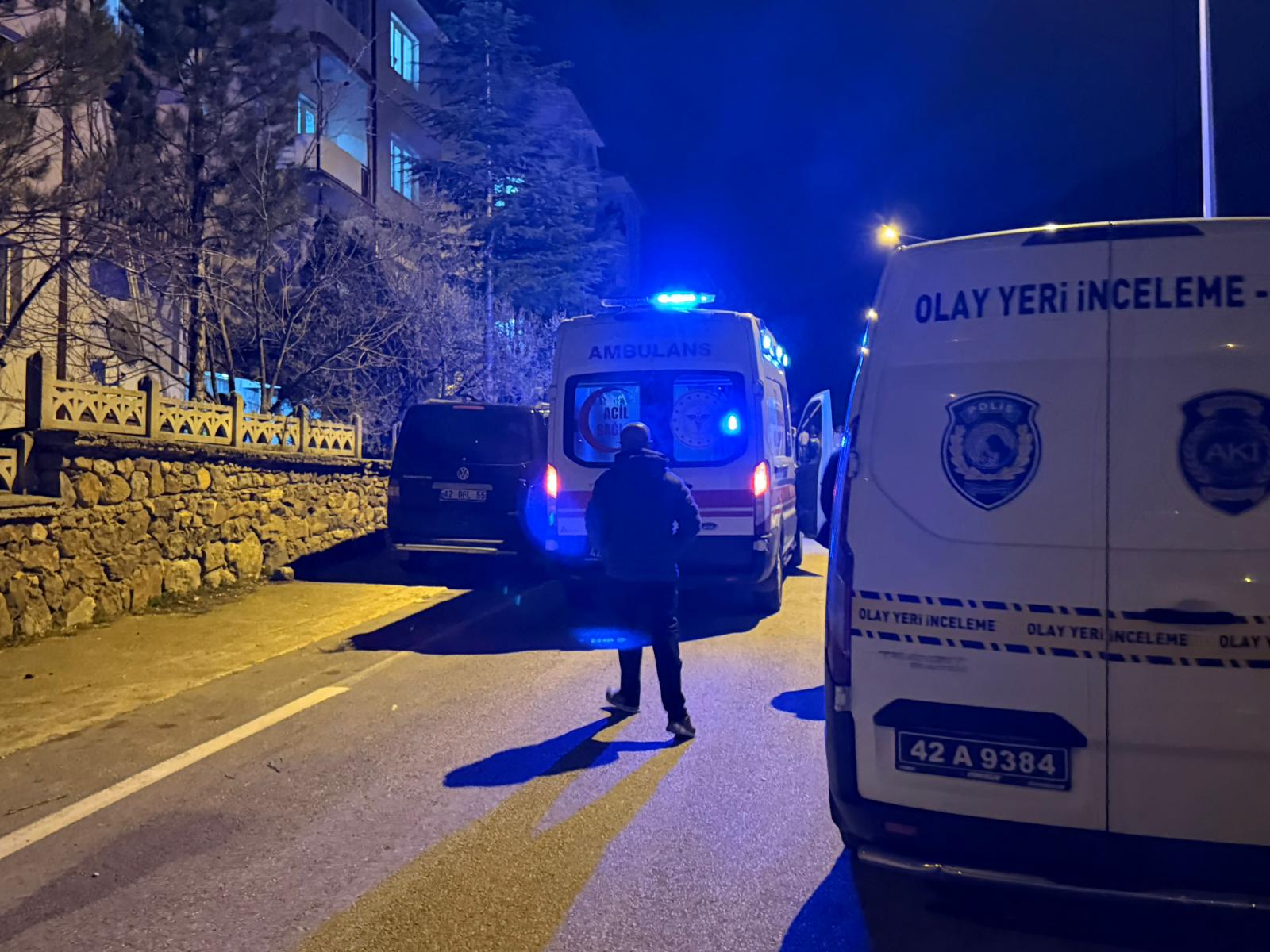 SEYDİŞEHİR'DE ŞÜPHELİ ÖLÜM: EYÜP ALACANKAYA EVİNDE ÖLÜ BULUNDU - Görsel 1