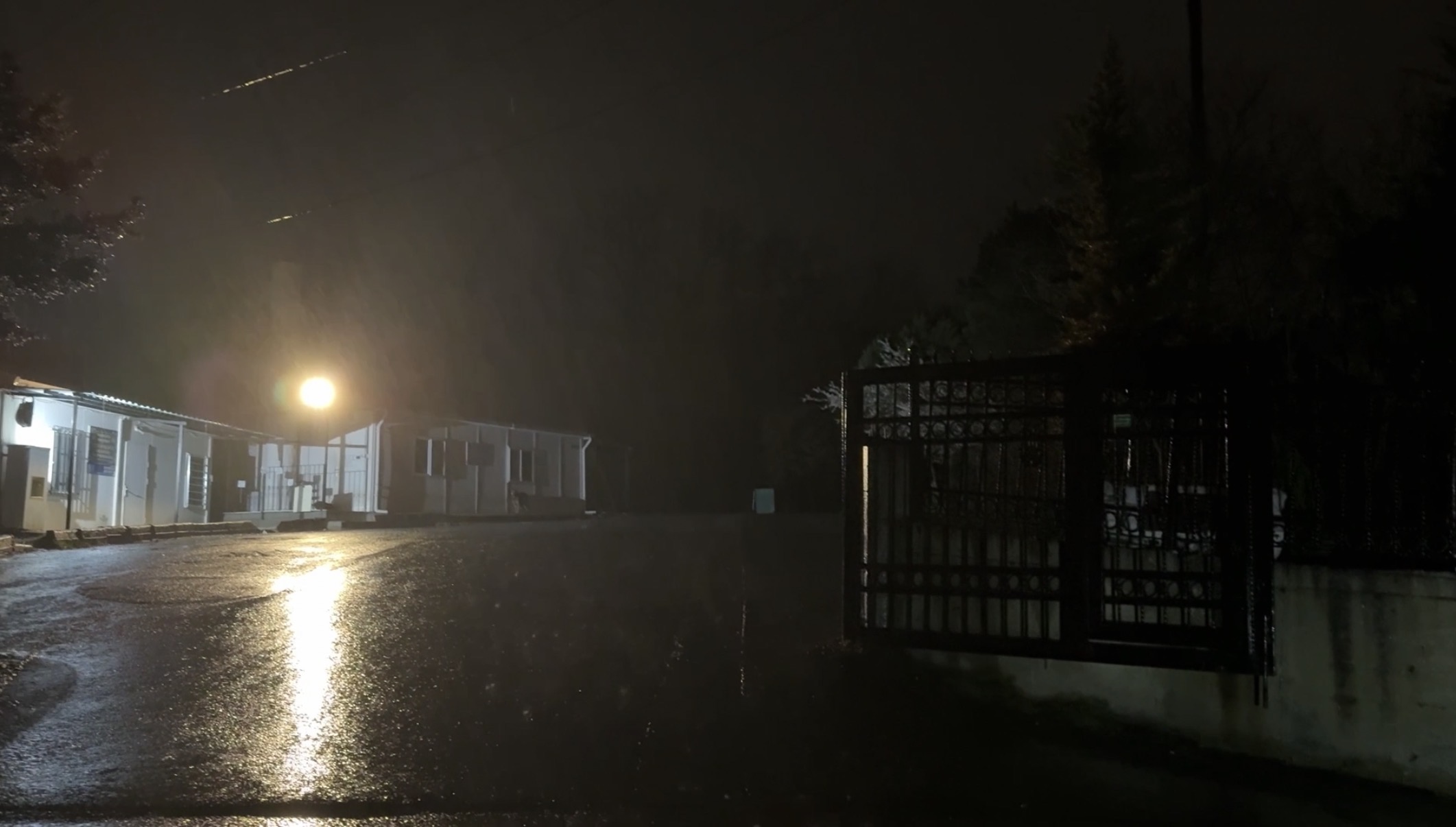 İstanbul - Sarıyer’de mezarlıktaki silahlı çatışma: Ölü sayısı 2'ye yükseldi; sahte kimlik kullanmış - Görsel 1