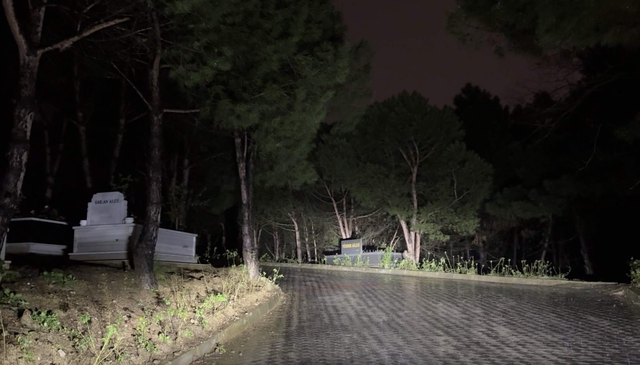 İstanbul - Sarıyer’de mezarlıktaki silahlı çatışma: Ölü sayısı 2'ye yükseldi; sahte kimlik kullanmış - Görsel 4