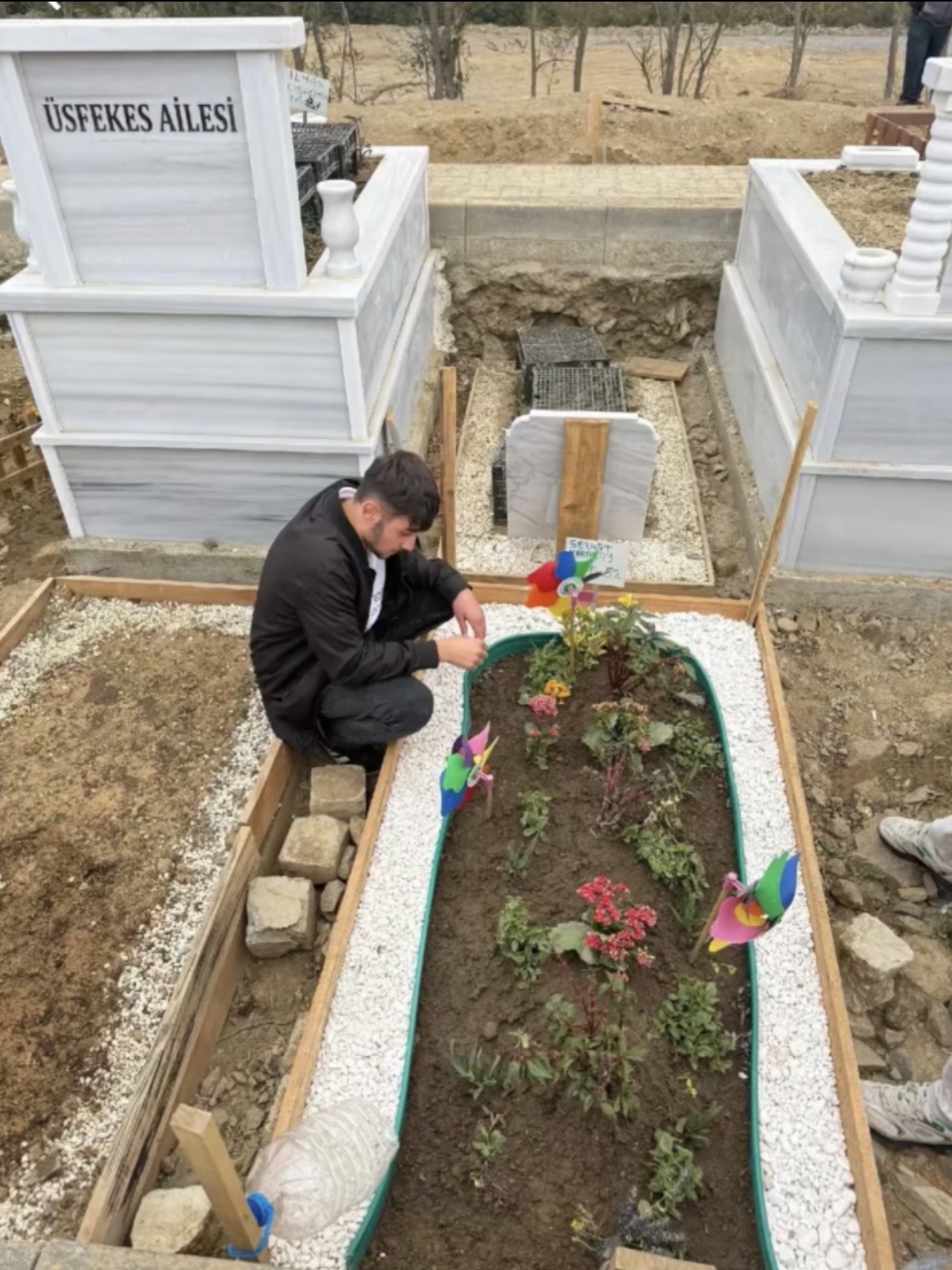 İstanbul - Sarıyer’de mezarlıktaki silahlı çatışma: Ölü sayısı 2'ye yükseldi; sahte kimlik kullanmış - Görsel 10