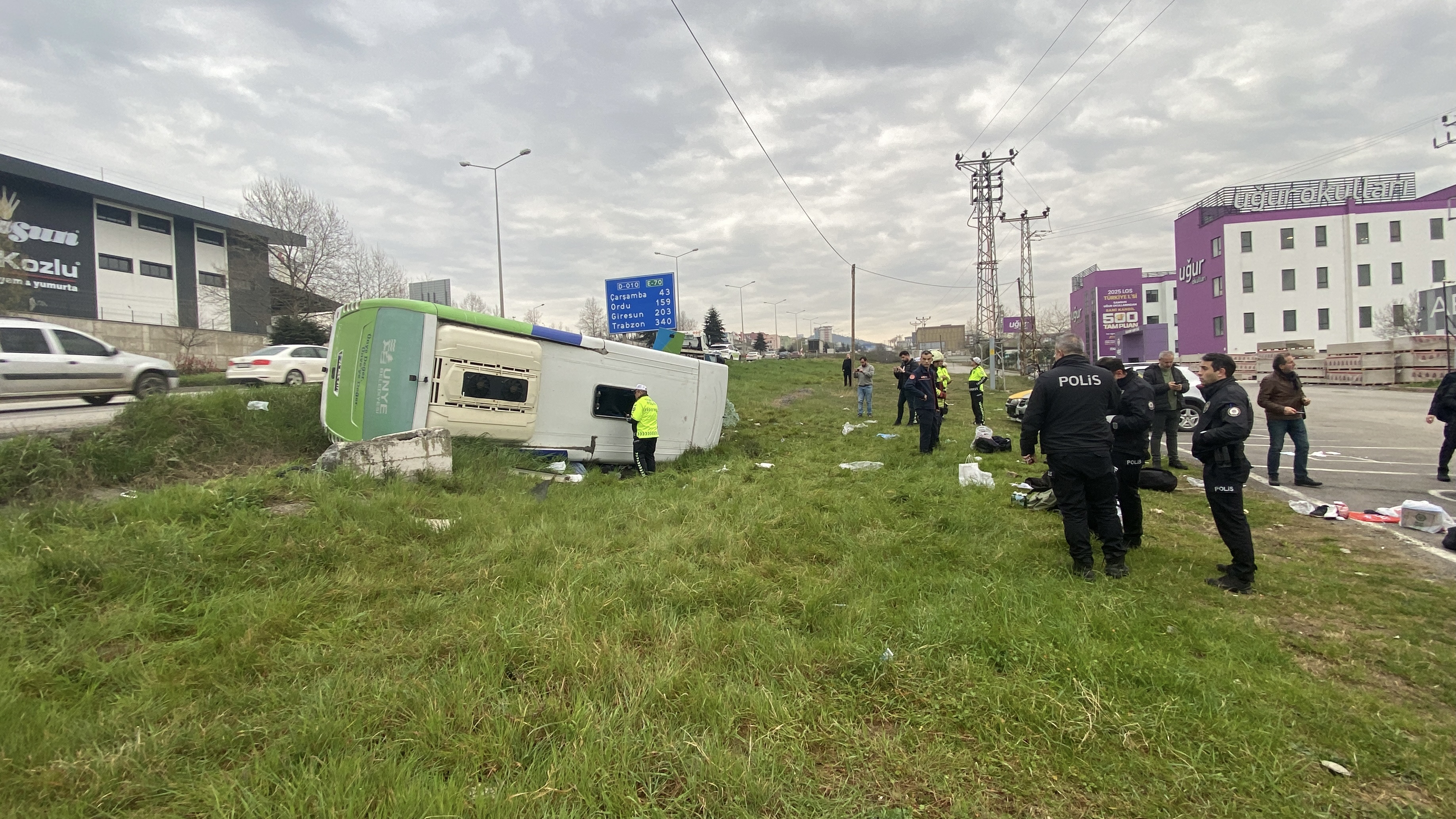 Samsun'da otobüs yan yattı: 9’u öğrenci, 11 yaralı  - Görsel 2
