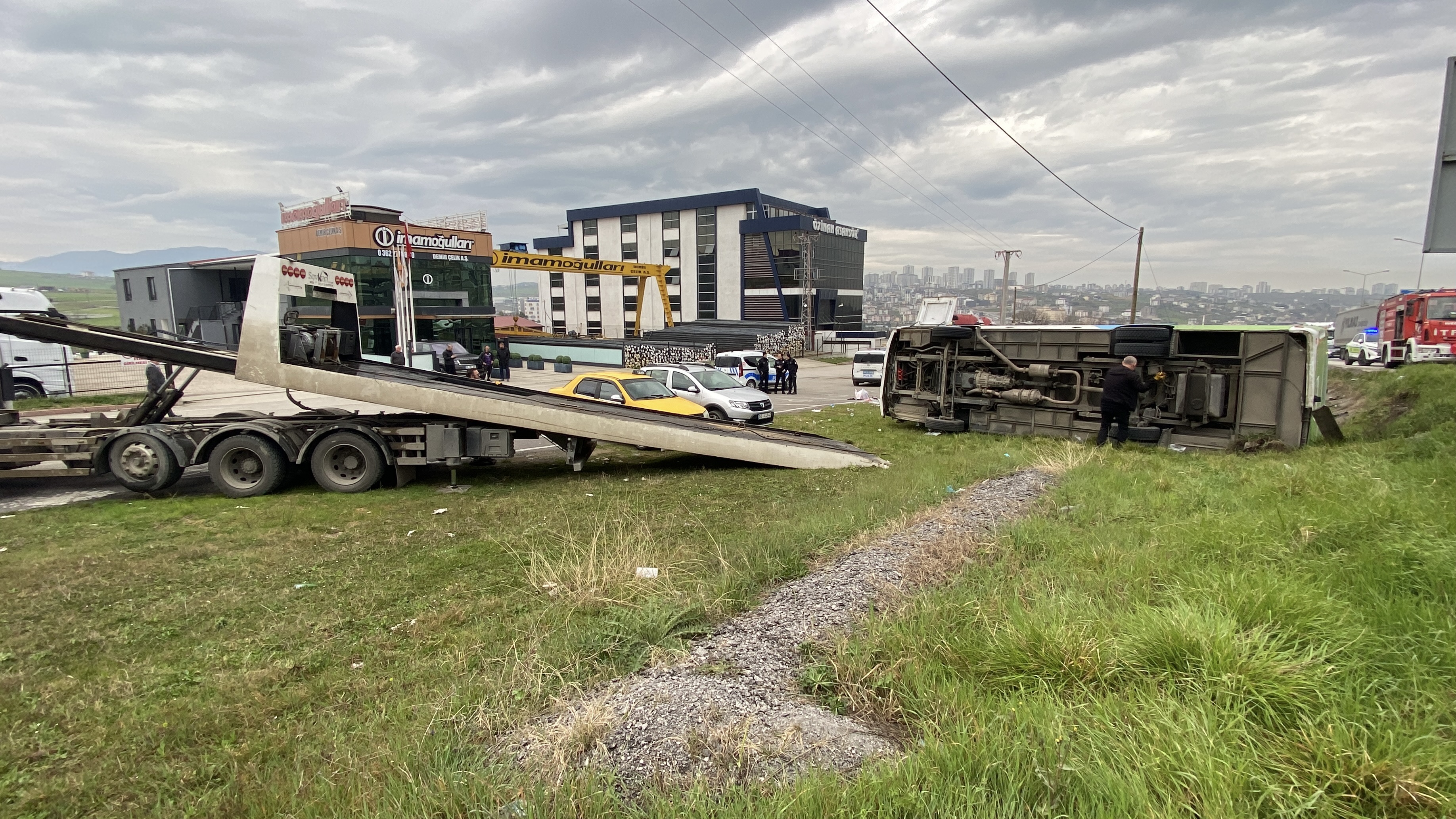 Samsun'da otobüs yan yattı: 9’u öğrenci, 11 yaralı  - Görsel 4