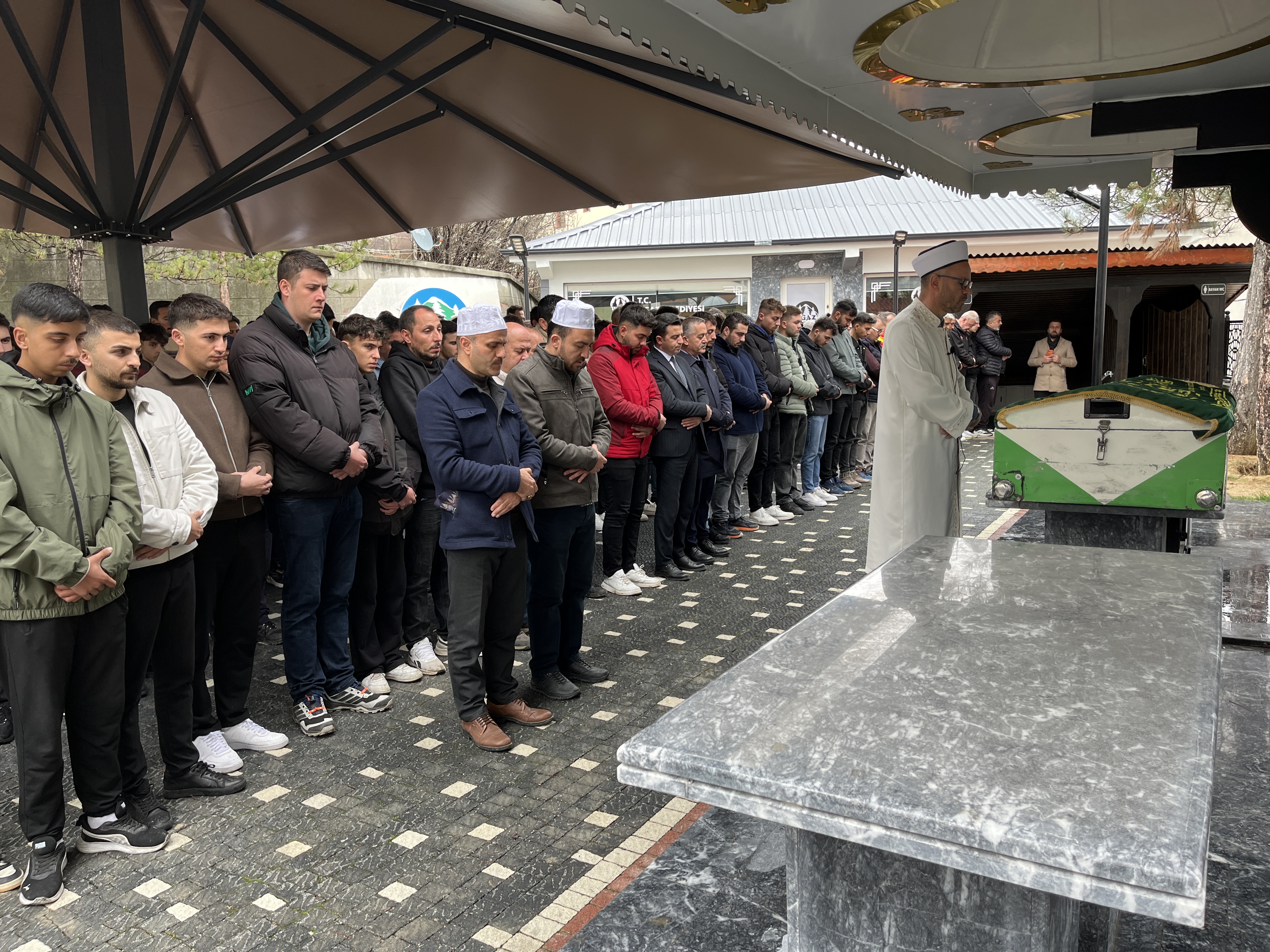 Ankara'daki kazada ölen 5 kişi, son yolculuklarına uğurlandı - Görsel 3