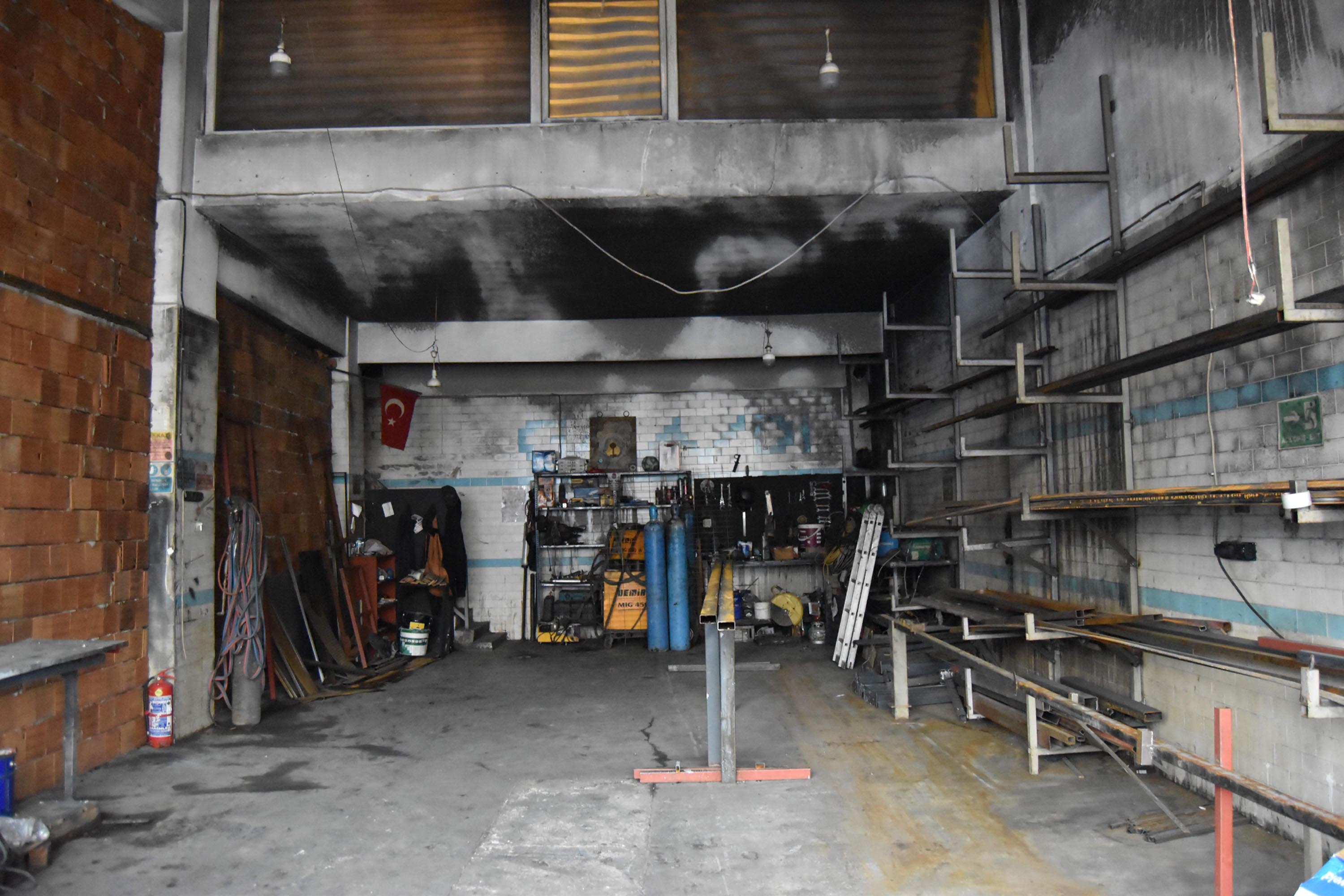 Sobaya dökülen tiner sonucu yaşanan patlamada ölü sayısı 2'ye çıktı - Görsel 4