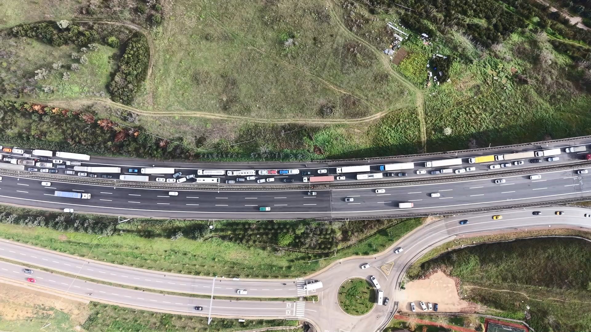 TEM’de 2 TIR, tanker ve otomobil çarpıştı: 2 ölü - Görsel 8