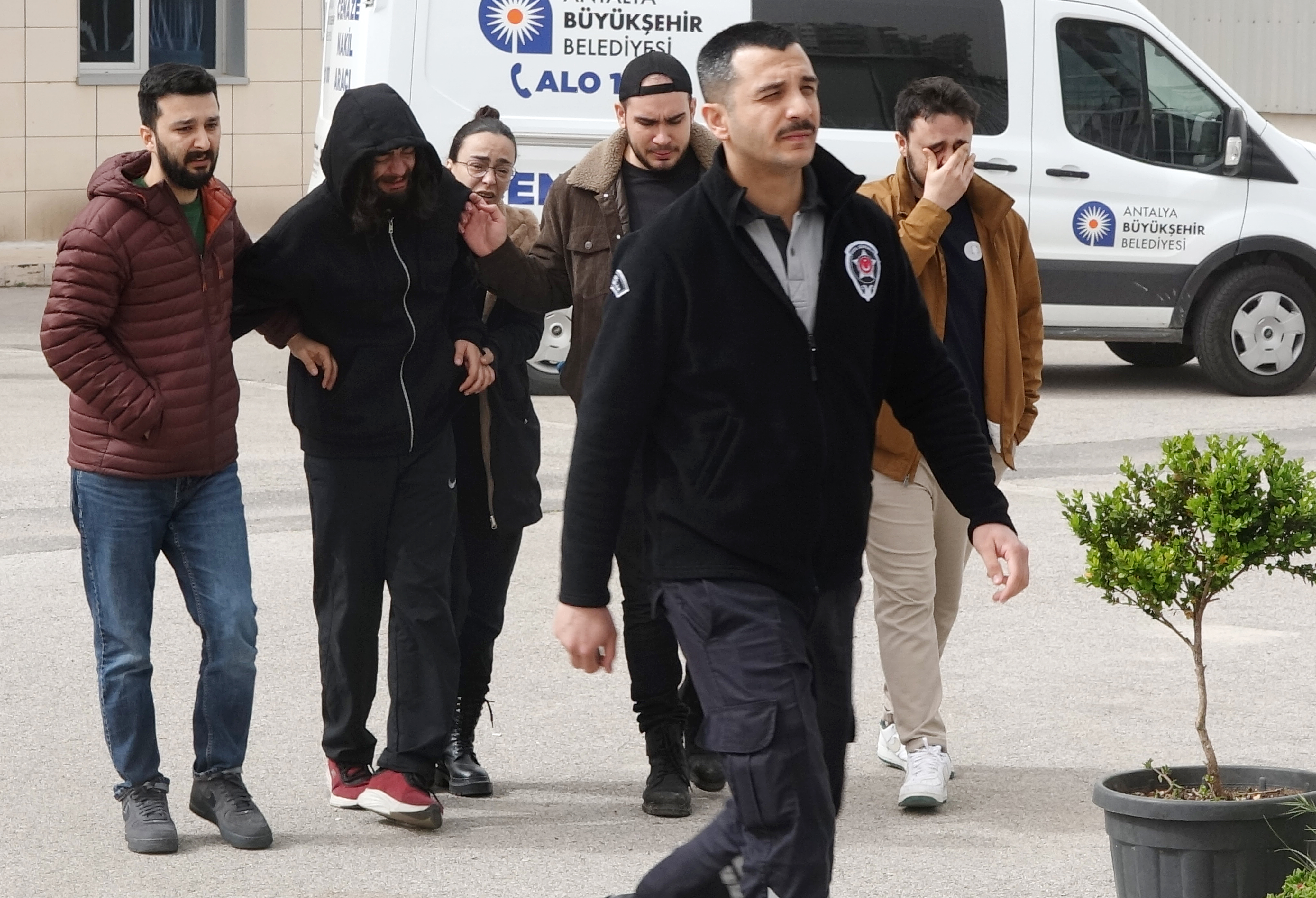 Konya Antalya  Karayolunda Kazada ölen kızının cenazesini, gözyaşları arasında aldı - Görsel 3