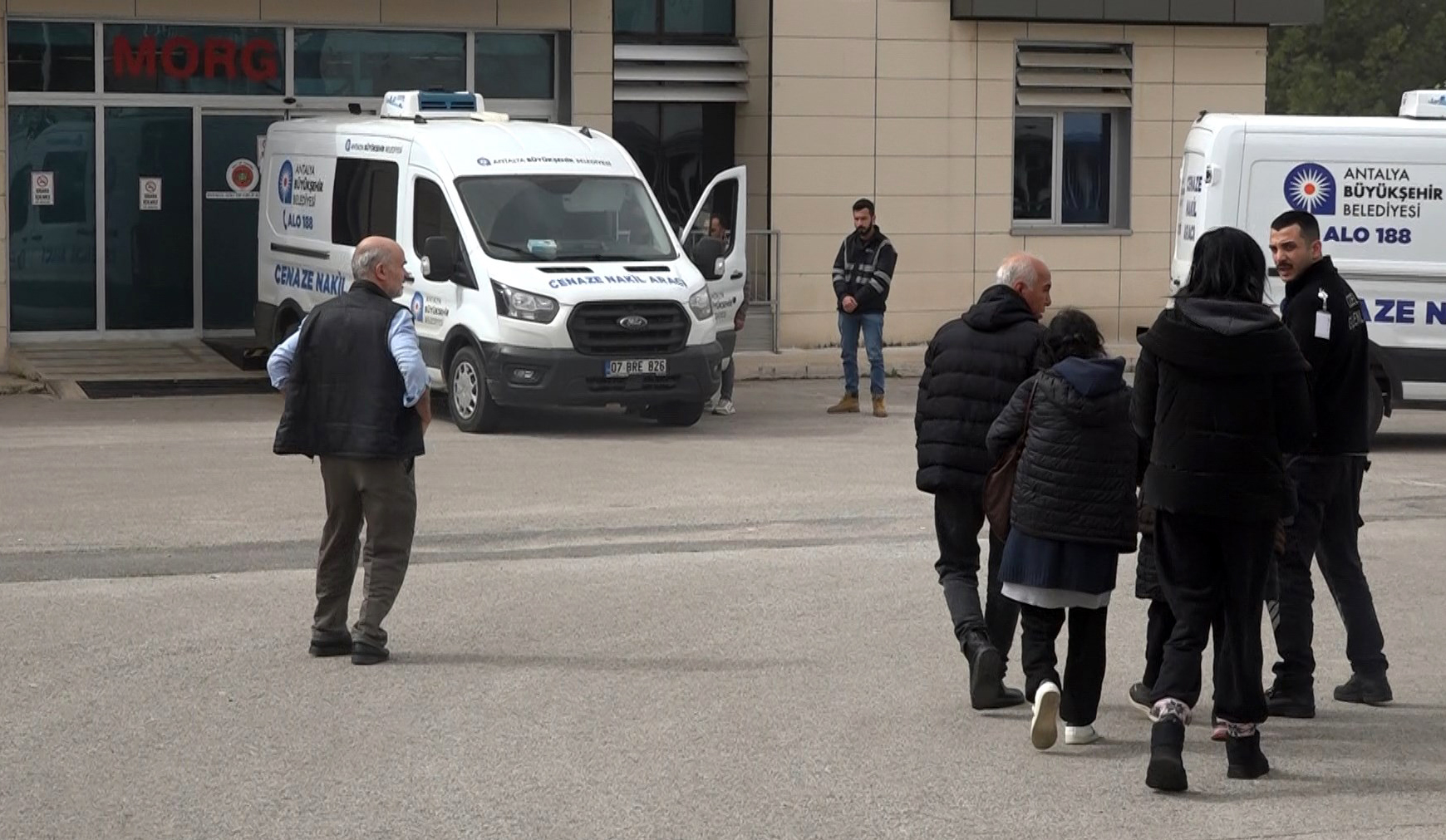 Konya Antalya  Karayolunda Kazada ölen kızının cenazesini, gözyaşları arasında aldı - Görsel 4