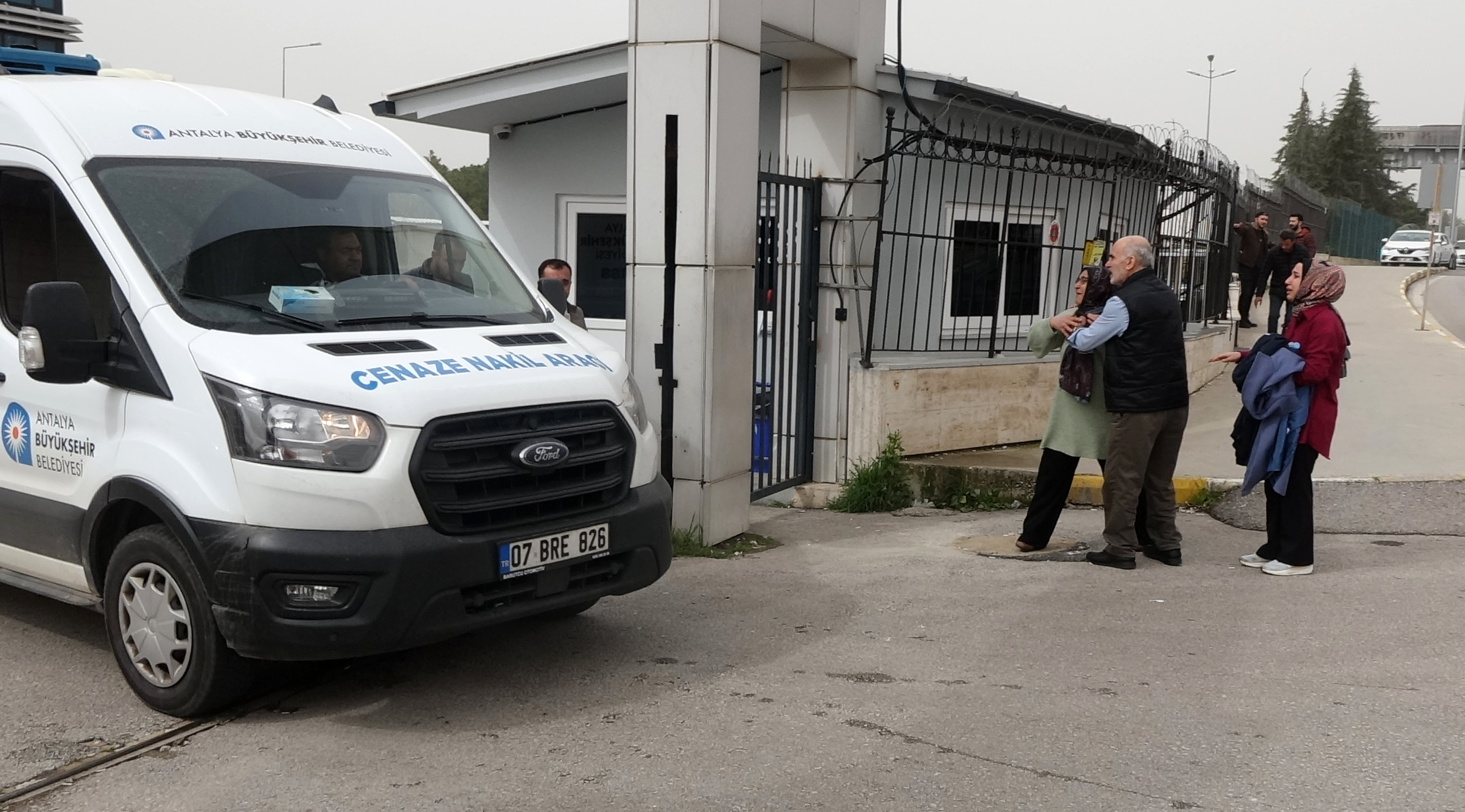 Konya Antalya  Karayolunda Kazada ölen kızının cenazesini, gözyaşları arasında aldı - Görsel 5