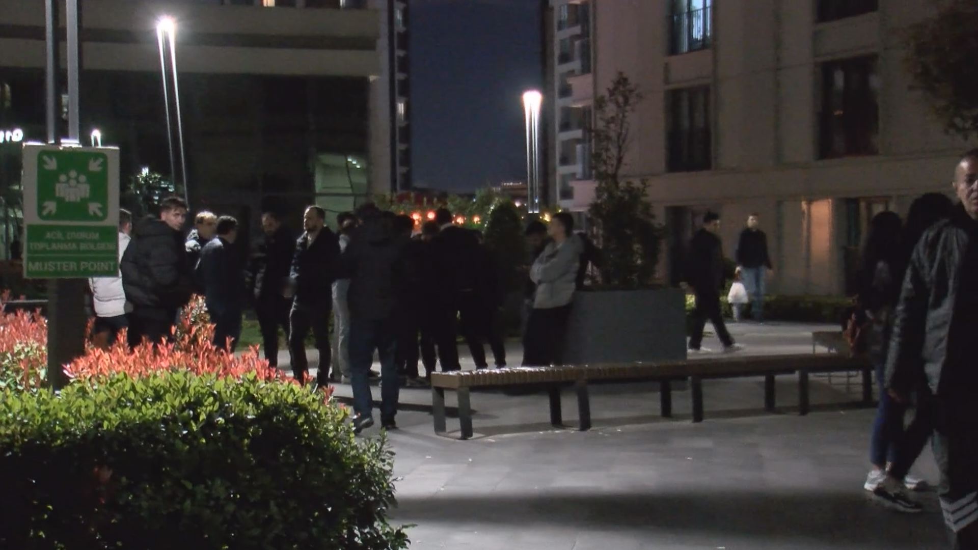 Başakşehir'de trafik kazasında ağır yaralanan polis şehit oldu  - Görsel 7