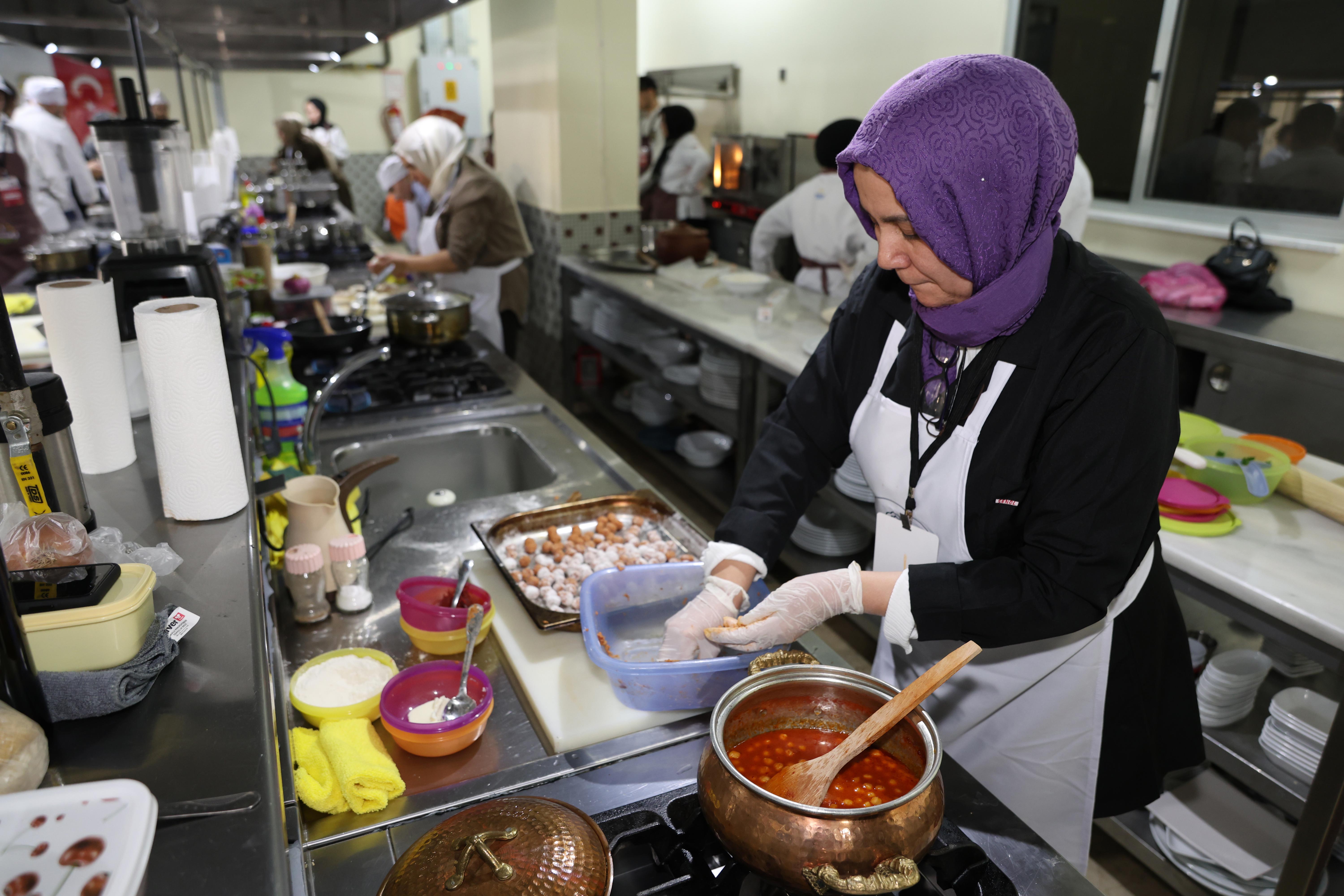 KONYA YÖRESEL YEMEK YARIŞMASI HEYECANI BAŞLADI - Görsel 5