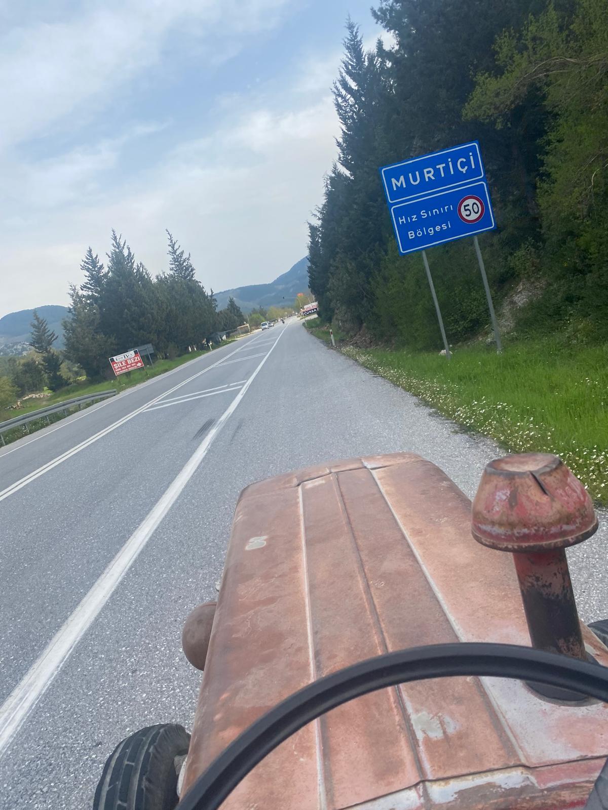 Seydişehirli çiftçi Yasin Kılıç, Çekici Fiyatına Kızdı, 54 Yıllık Traktörüyle  Alacabeli Aştı! - Görsel 3