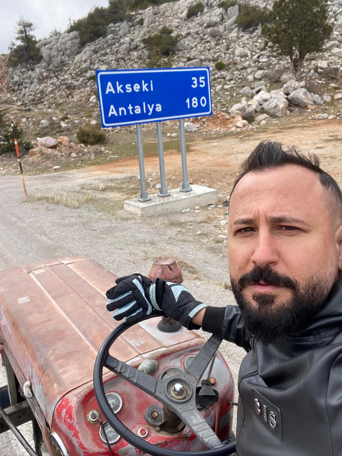 Seydişehirli çiftçi Yasin Kılıç, Çekici Fiyatına Kızdı, 54 Yıllık Traktörüyle  Alacabeli Aştı! - Görsel 7