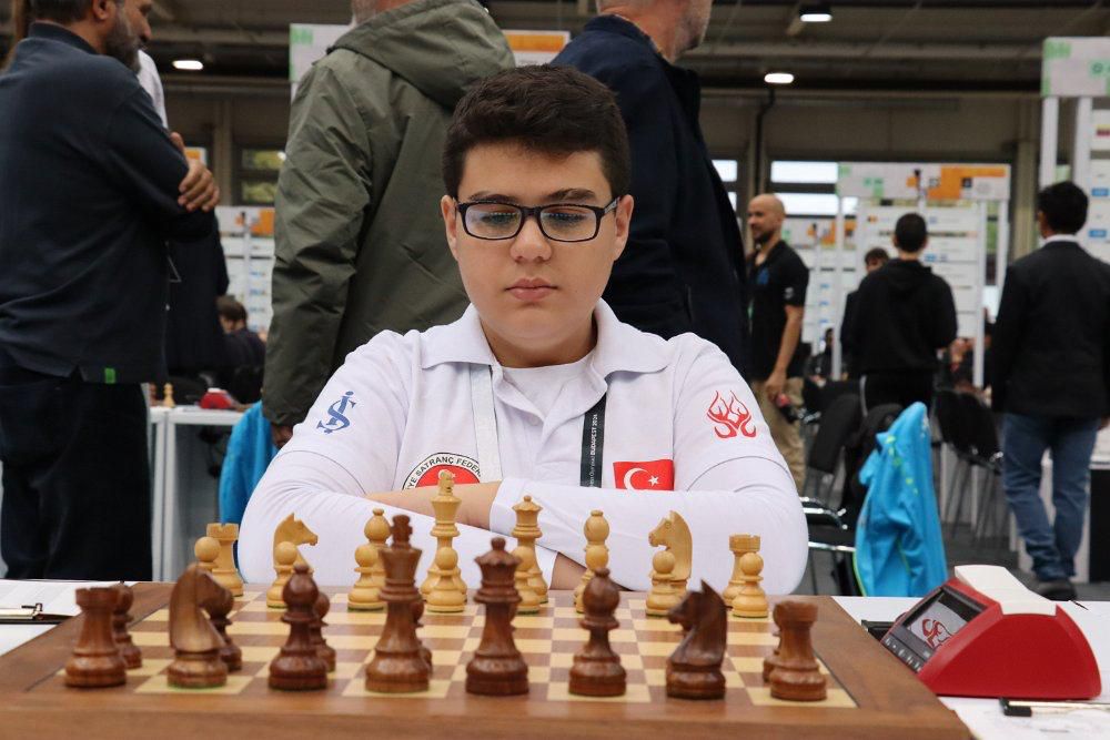 GM Yağız Kaan Erdoğmuş dünya rekoru kırdı - Görsel 1