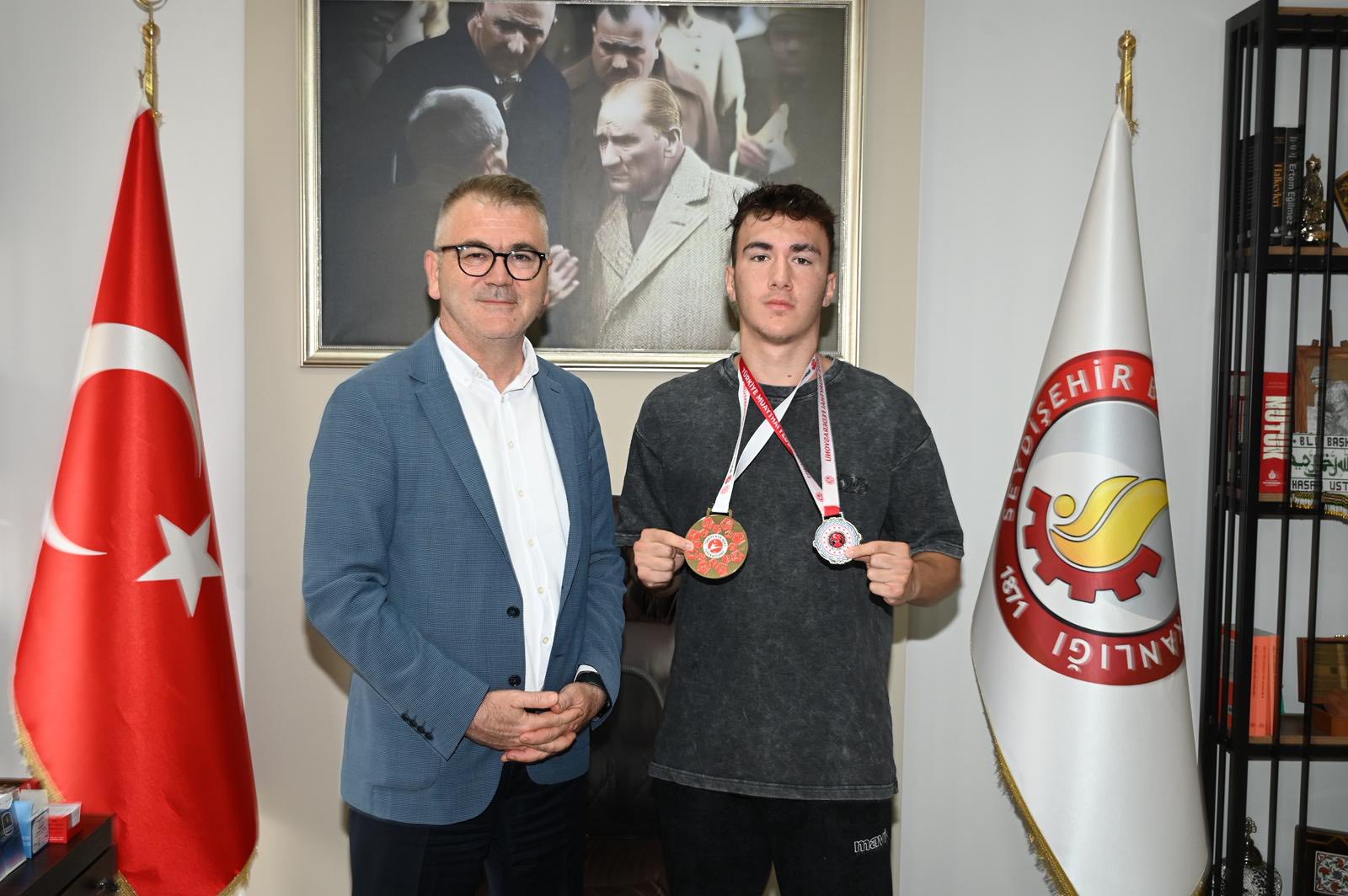 Seydişehir’in Altın Yumruğu: Gürkan Uğur Yıldız Türkiye Şampiyonu! - Görsel 1