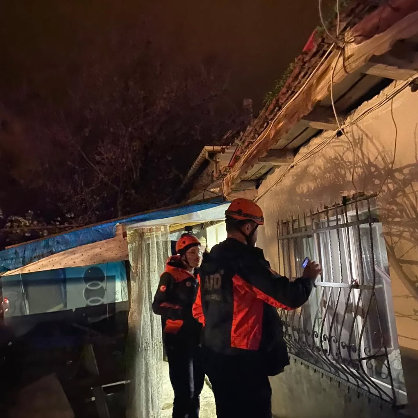 Konyada  Korkutan Çökme: Enkaz Altından Sağ Kurtarıldı! - Görsel 3