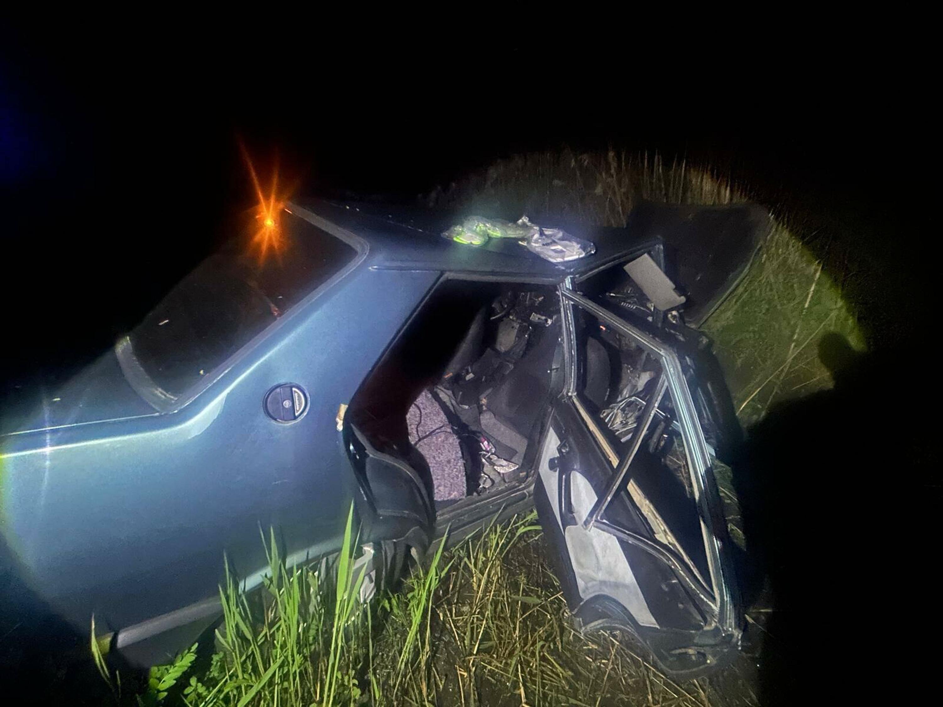 Manisa'da otomobil kanala uçtu: 2 ölü, 5 yaralı - Görsel 2